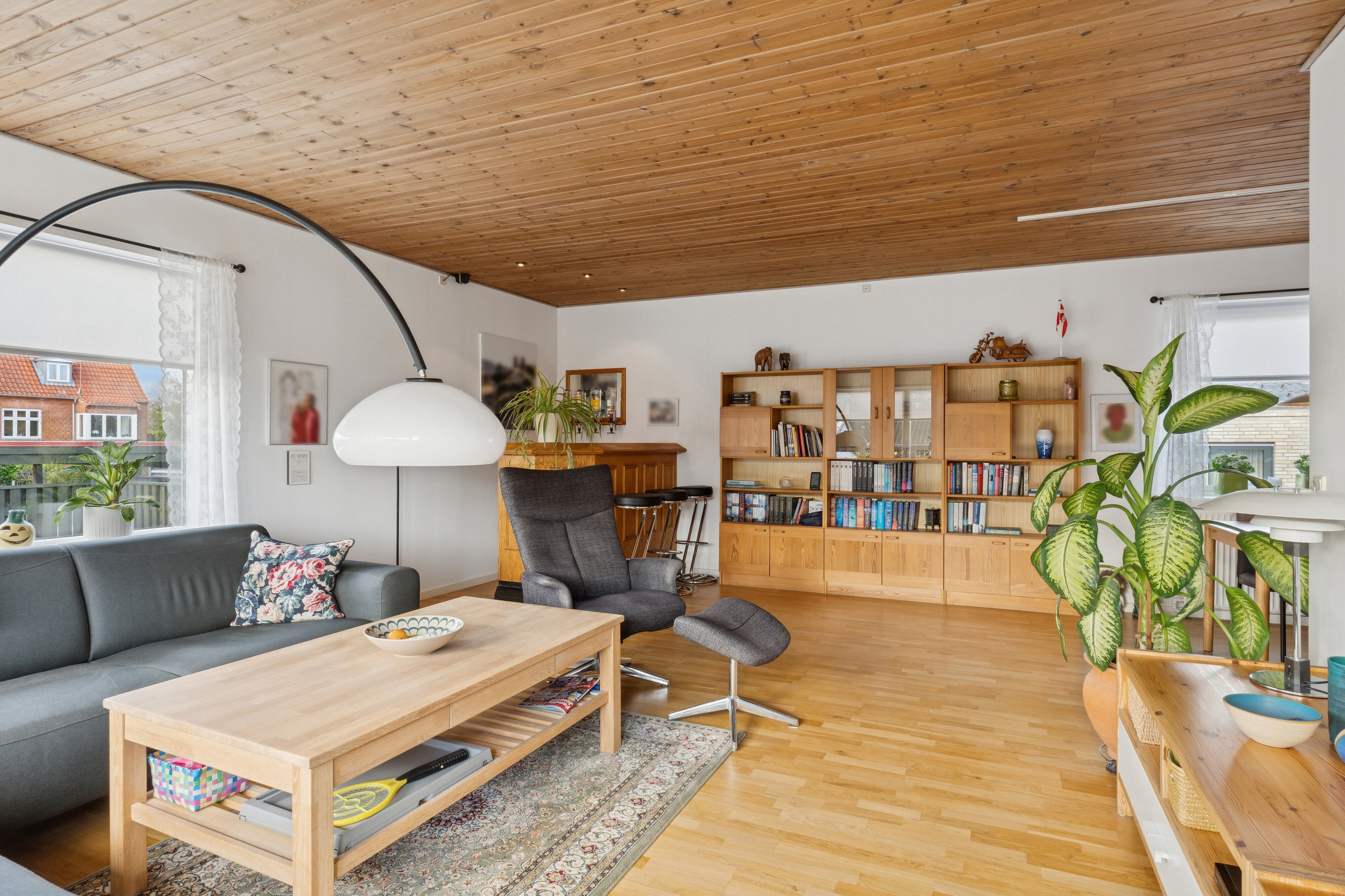 Fremhævet stue billede i fuldskærmstilstand. Billede af Nordlundsvej 7, 2650 Hvidovre