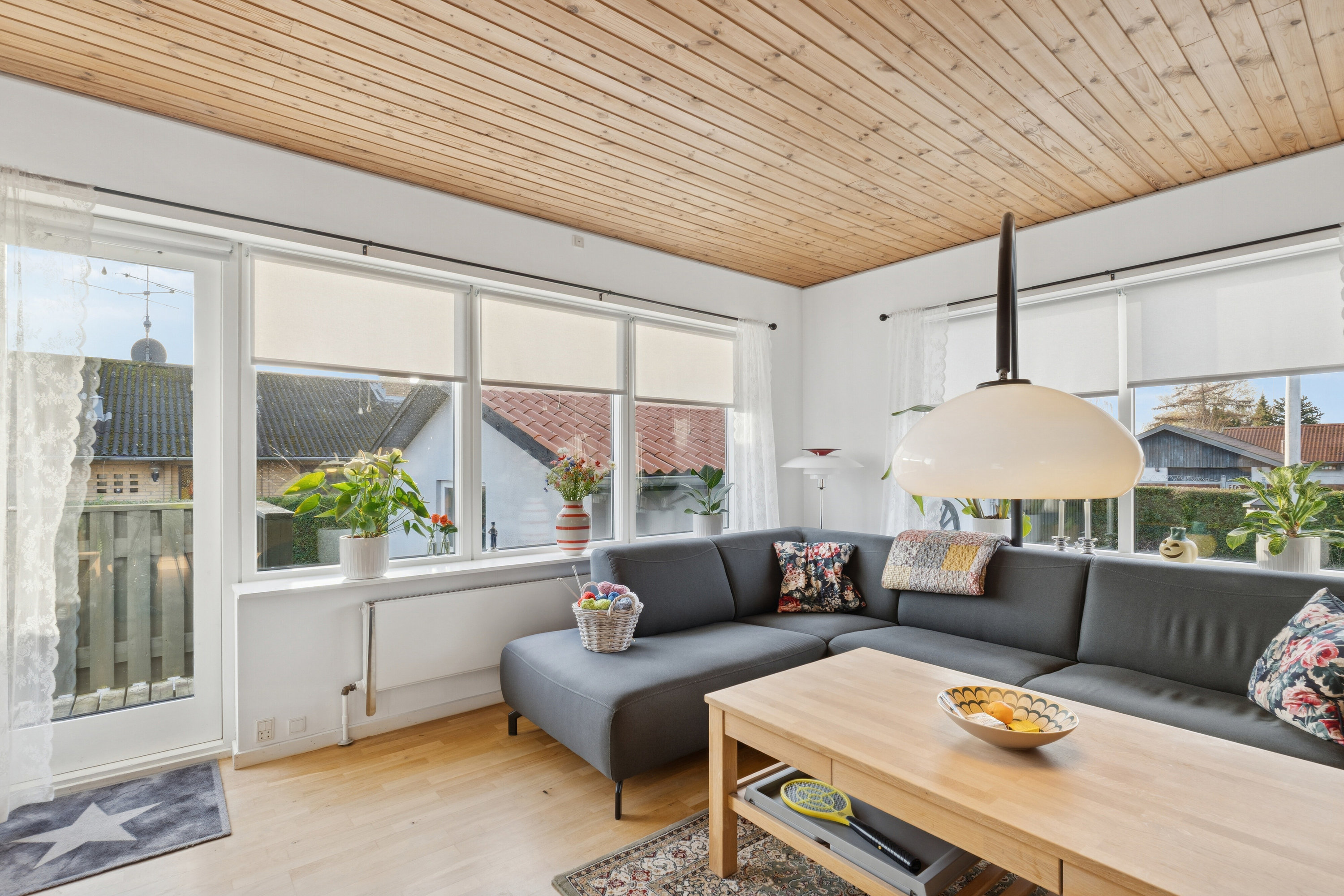 Fremhævet stue billede i fuldskærmstilstand. Billede af Nordlundsvej 7, 2650 Hvidovre