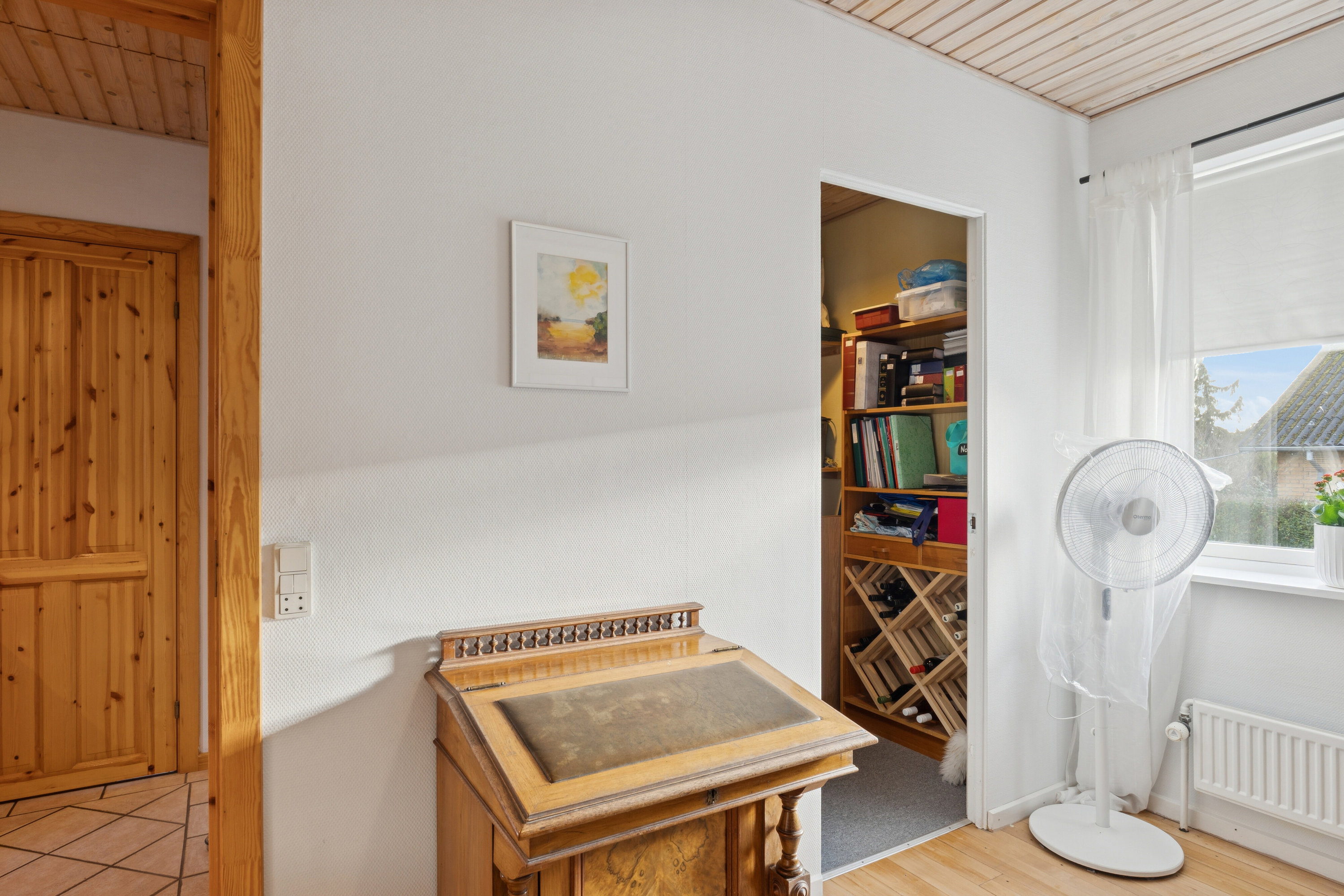 Fremhævet gang billede i fuldskærmstilstand. Billede af Nordlundsvej 7, 2650 Hvidovre