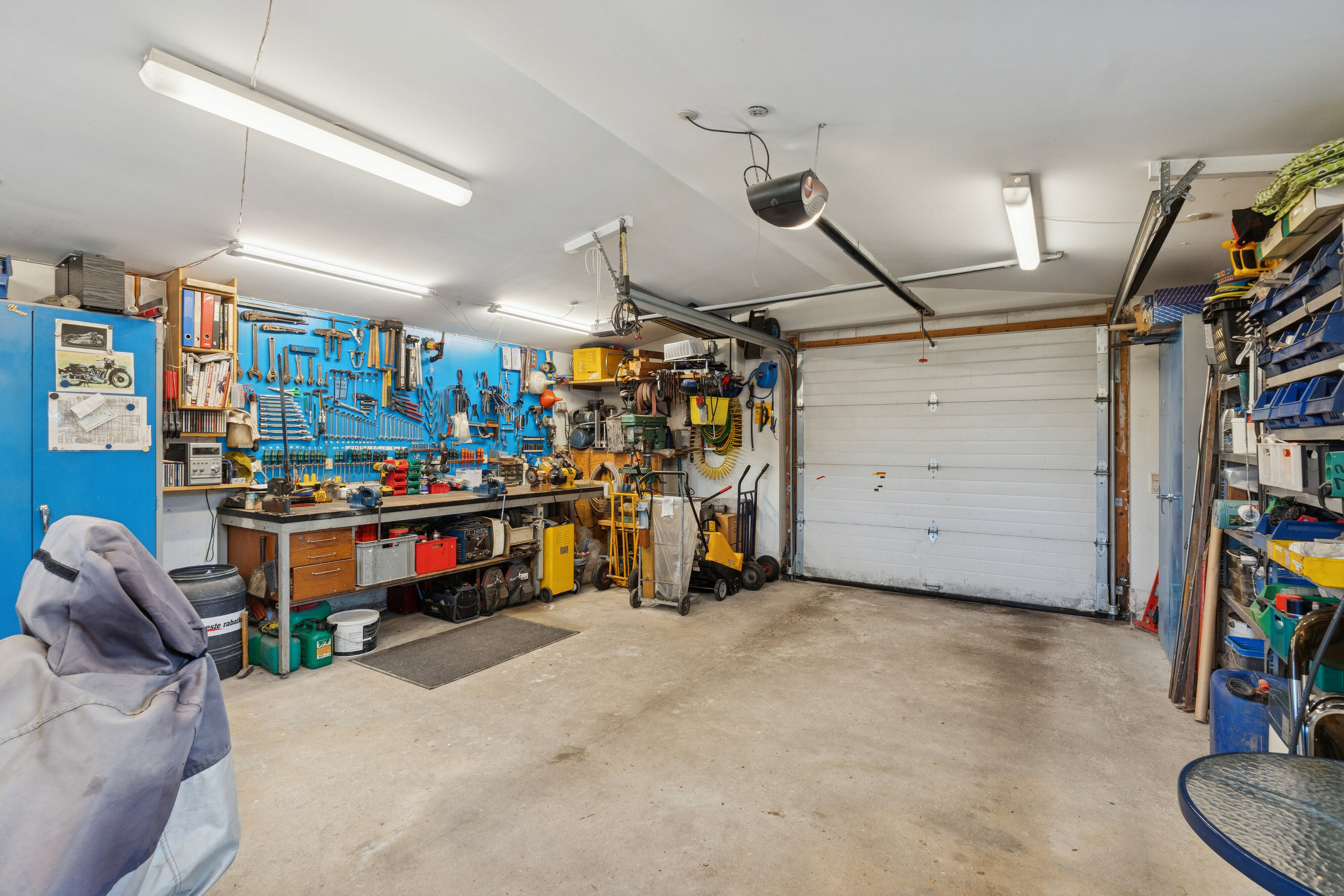 Fremhævet garage billede i fuldskærmstilstand. Billede af Nordlundsvej 7, 2650 Hvidovre