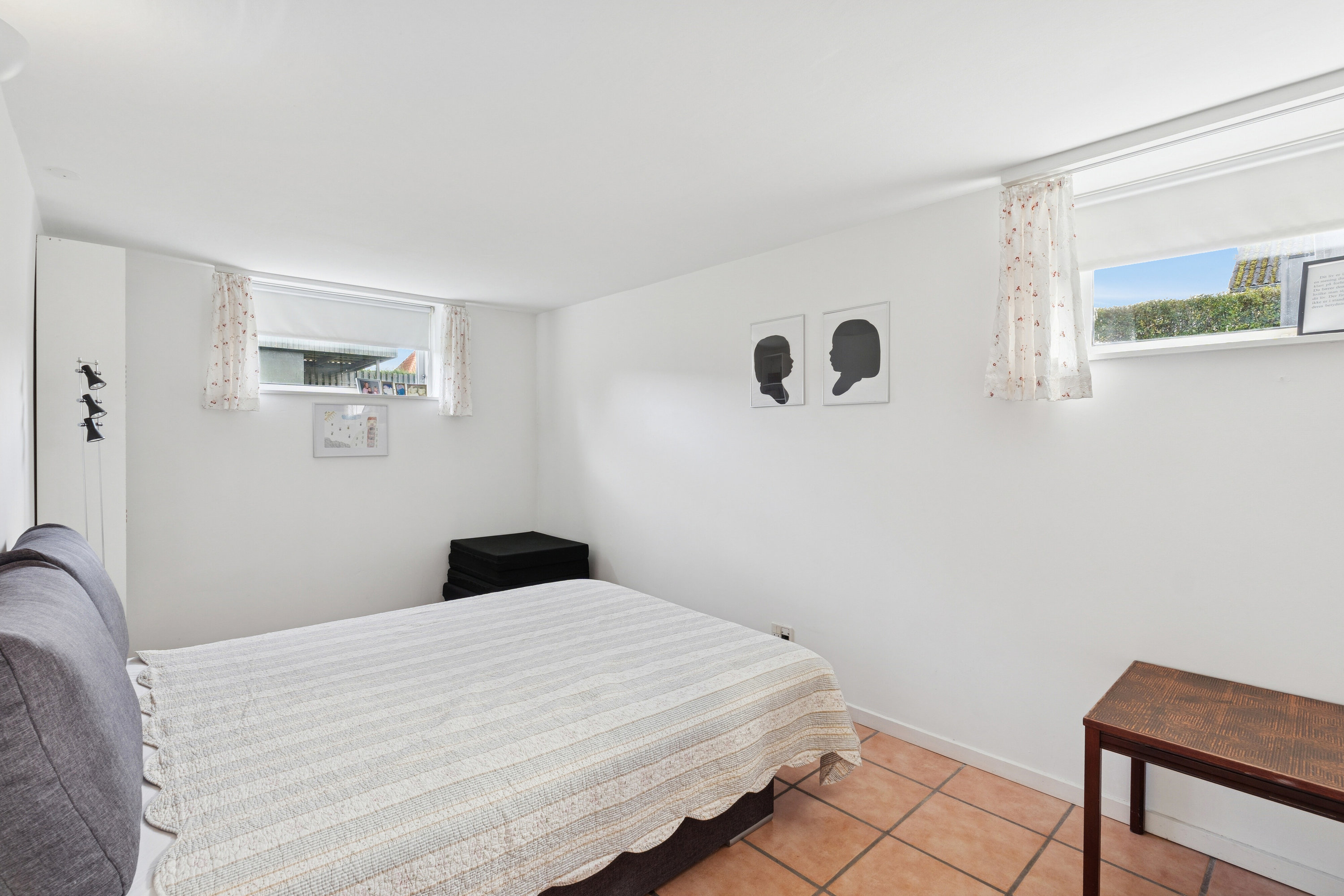 Fremhævet soveværelse billede i fuldskærmstilstand. Billede af Nordlundsvej 7, 2650 Hvidovre