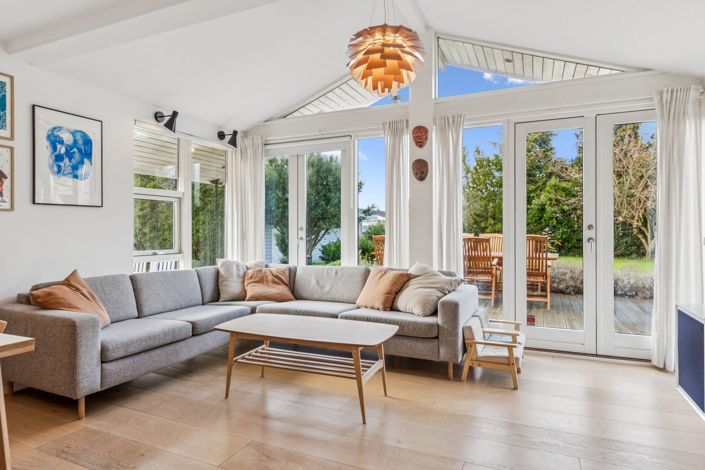 Fremhævet stue billede i fuldskærmstilstand. Billede af Ny Mæglergårds Allé 24, 2660 Brøndby Strand