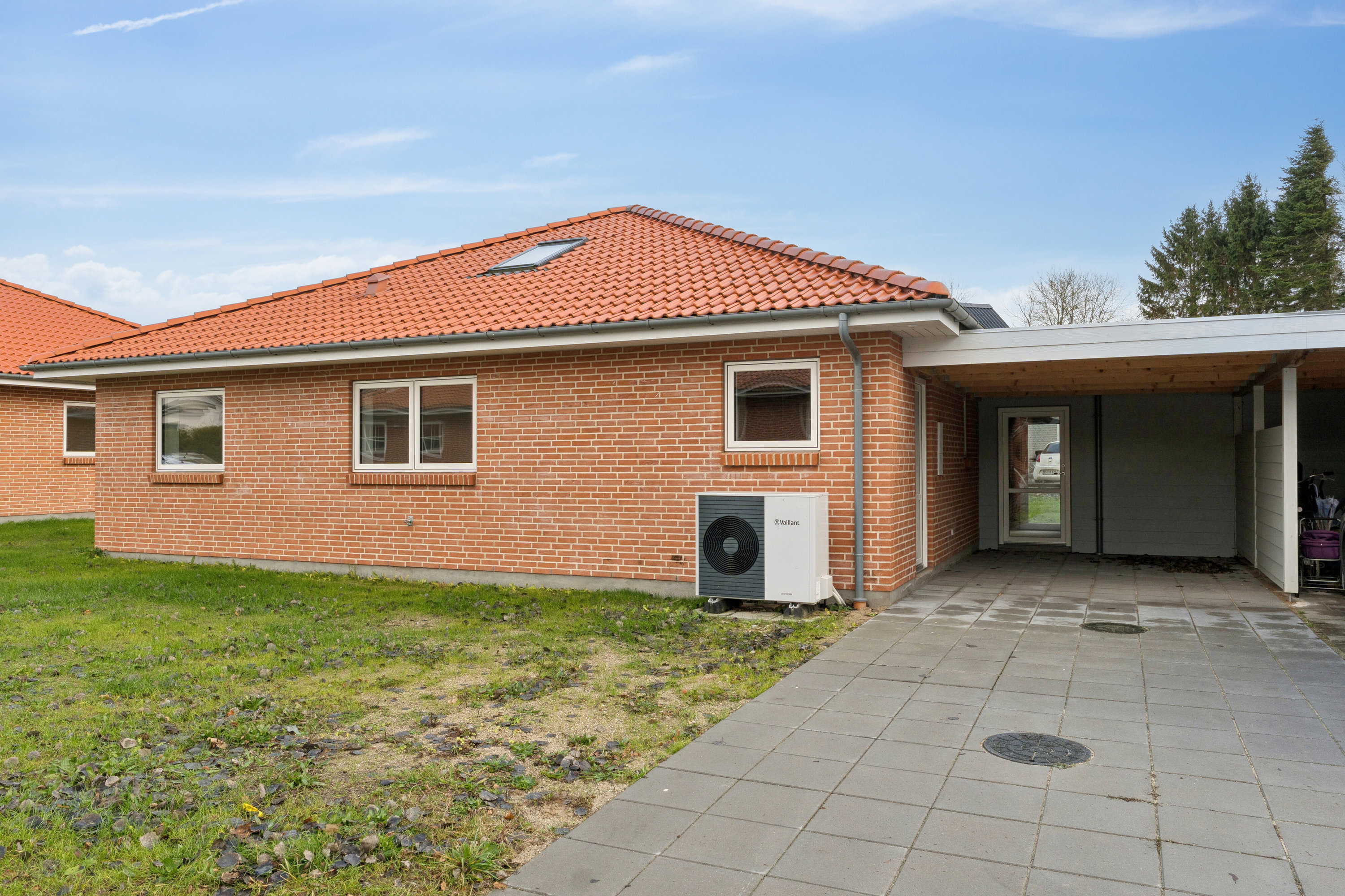 Fremhævet set fra vejen billede i fuldskærmstilstand. Billede af Troelstrup Bygade 2E, 4690 Haslev