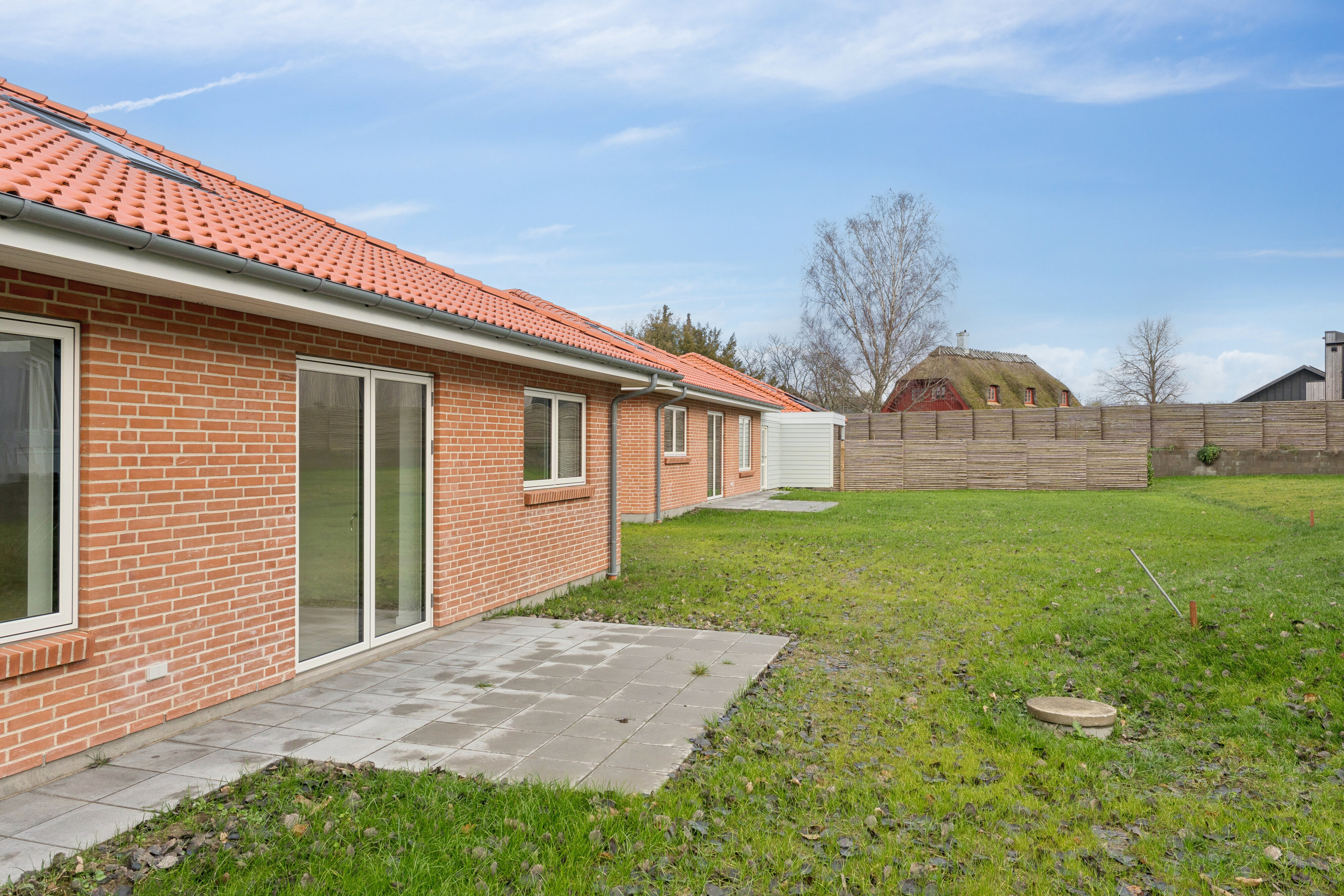 Fremhævet set fra haven billede i fuldskærmstilstand. Billede af Troelstrup Bygade 2E, 4690 Haslev