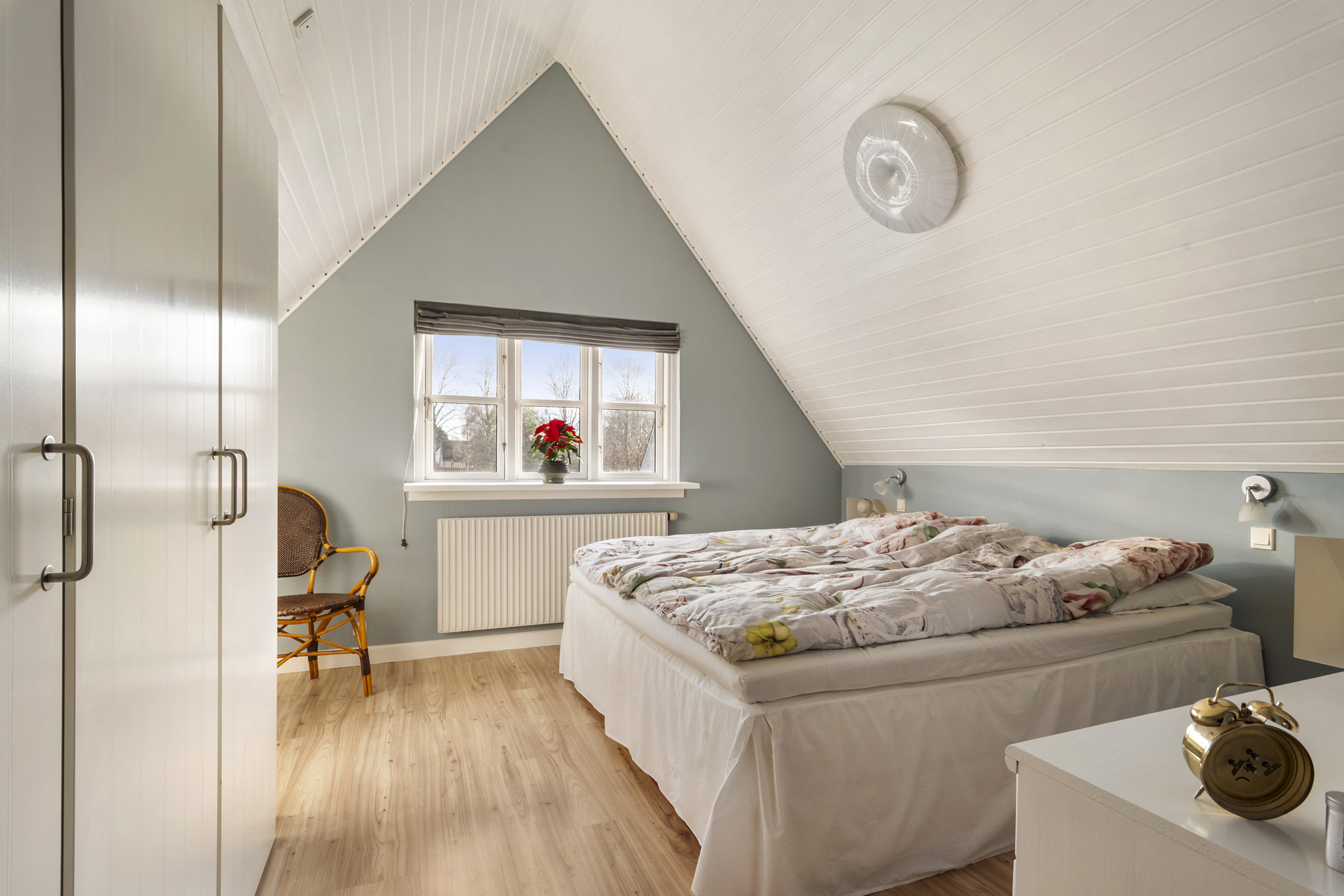 Fremhævet soveværelse billede i fuldskærmstilstand. Billede af Engvej 9D, 2625 Vallensbæk