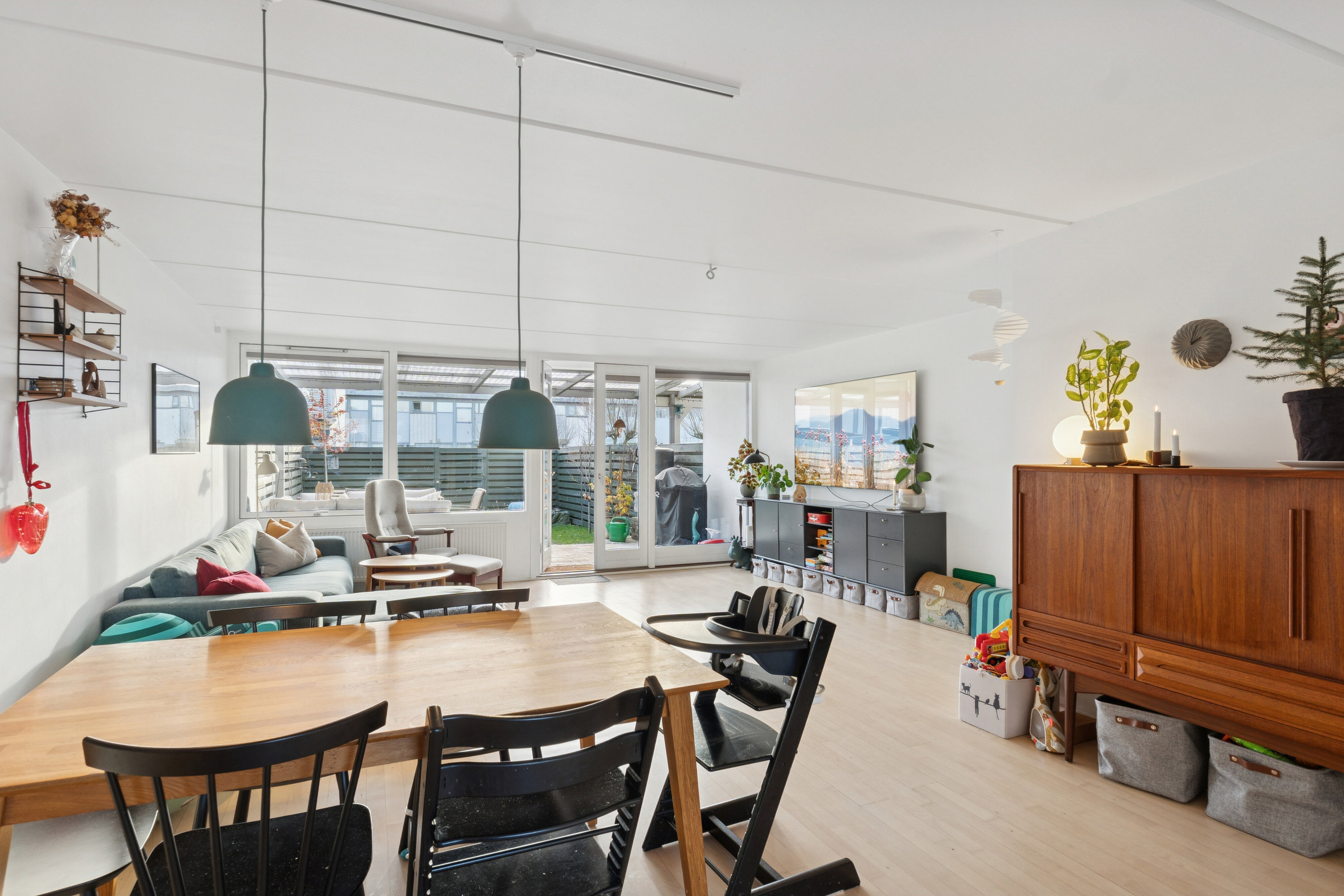 Fremhævet spisestue billede i fuldskærmstilstand. Billede af Jægerhusene 46, 2620 Albertslund