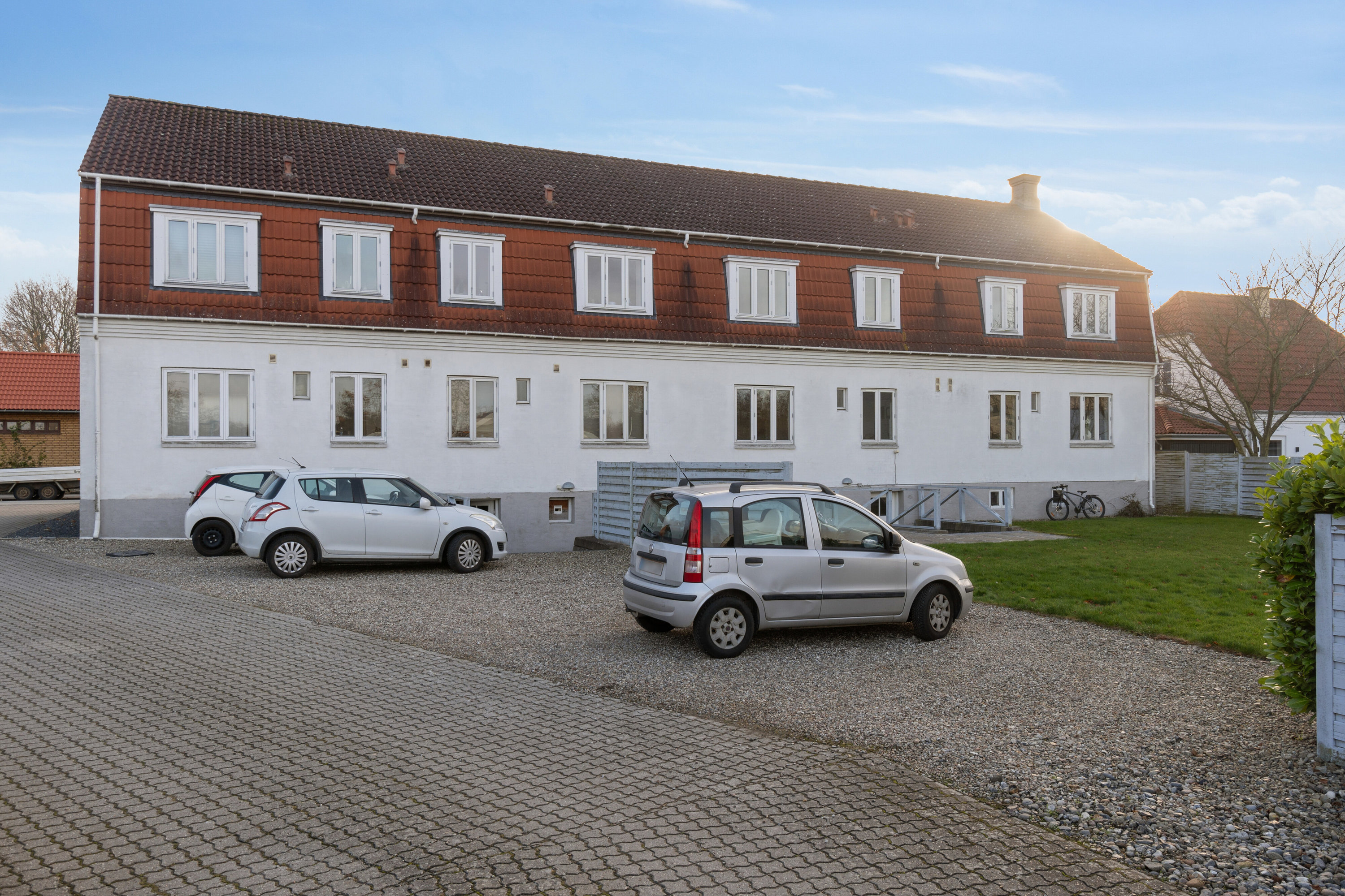 Fremhævet set fra vejen billede i fuldskærmstilstand. Billede af Grønlandsvej 9A, 1. th., 4200 Slagelse