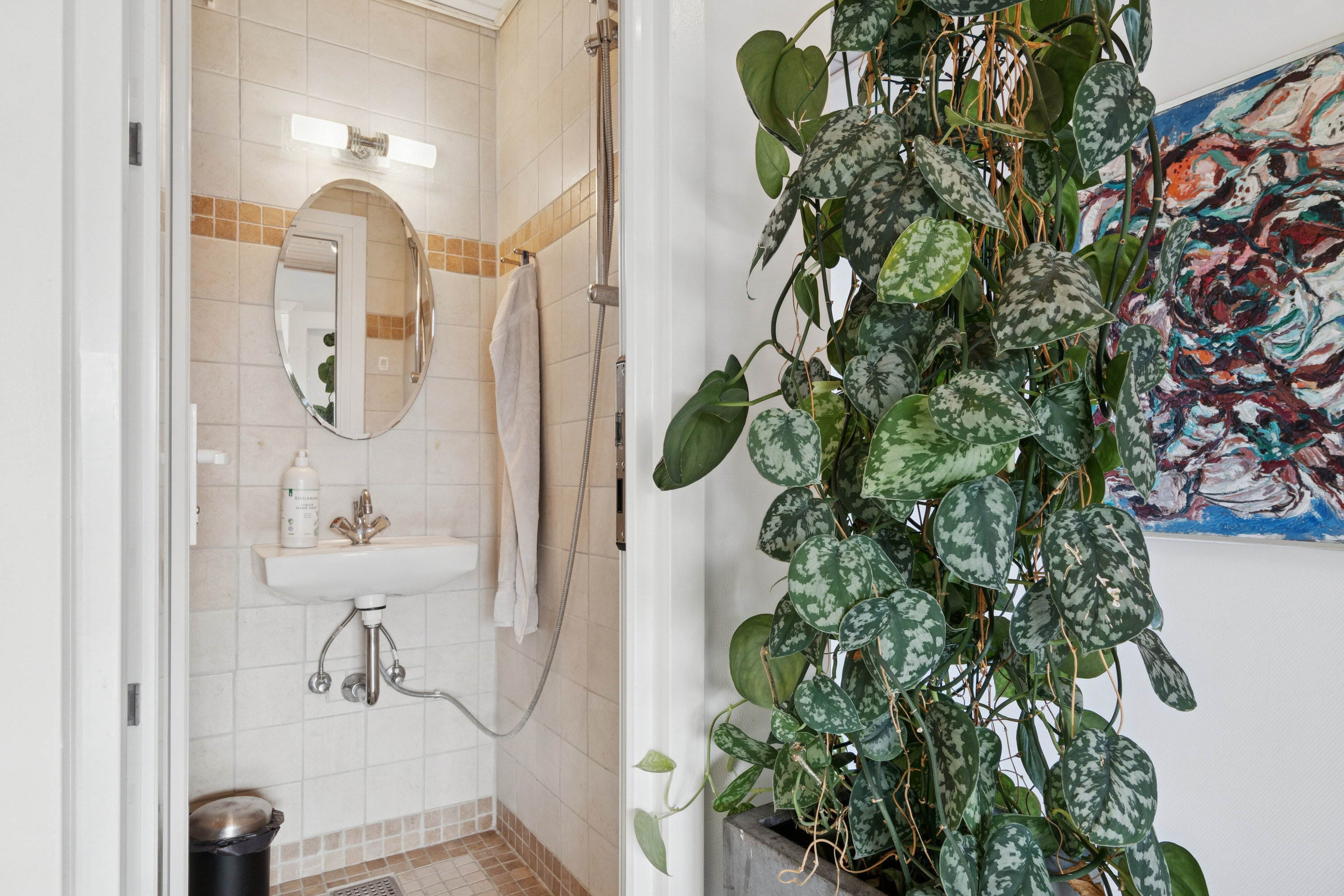 Fremhævet badeværelse billede i fuldskærmstilstand. Billede af Hyllingeparken 61, 4070 Kirke Hyllinge