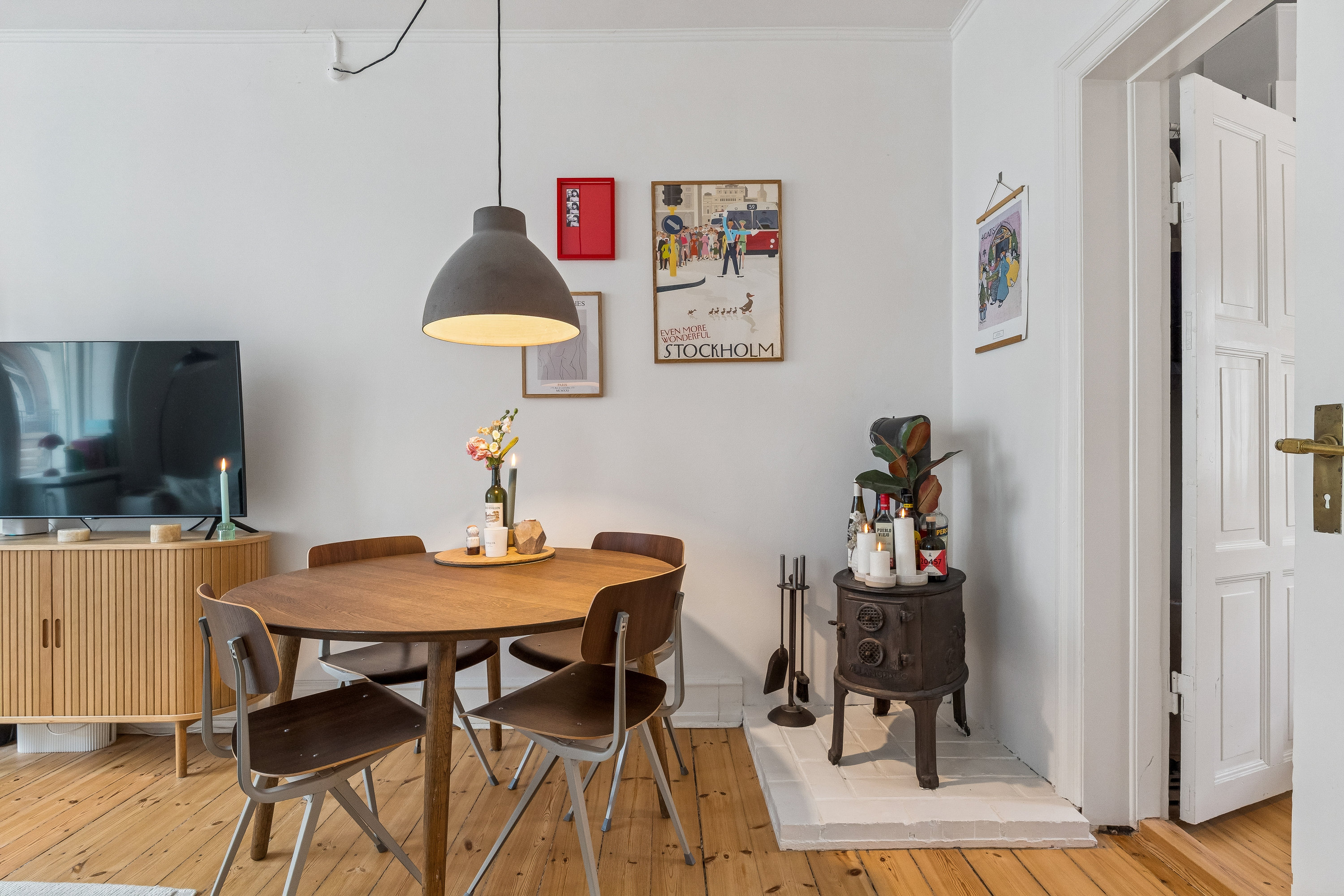 Fremhævet stue billede i fuldskærmstilstand. Billede af Kong Oscars Gade 6, 2. tv., 2100 København Ø