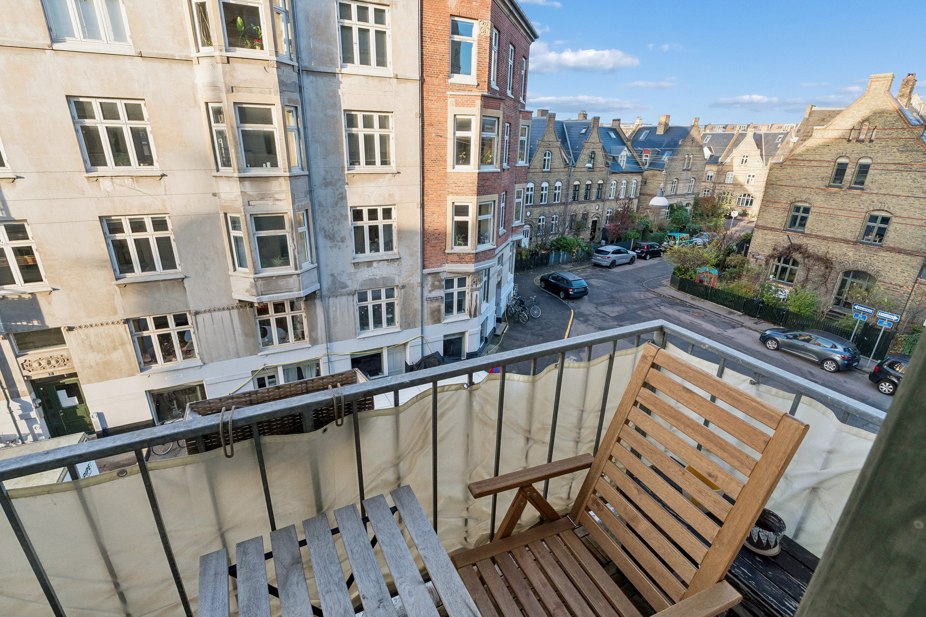 Fremhævet altan billede i fuldskærmstilstand. Billede af Kong Oscars Gade 6, 2. tv., 2100 København Ø