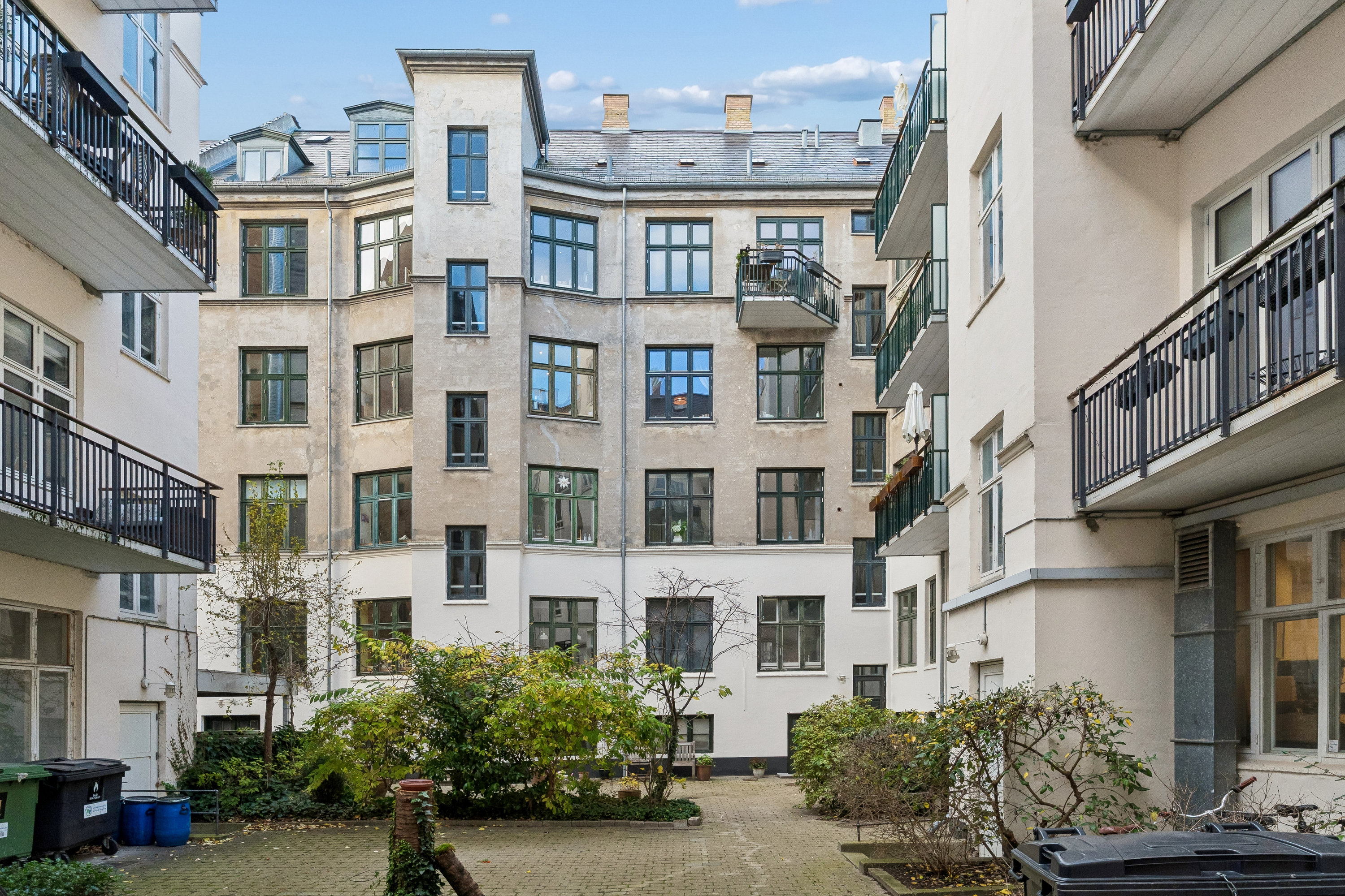 Fremhævet andet billede i fuldskærmstilstand. Billede af Kong Oscars Gade 6, 2. tv., 2100 København Ø