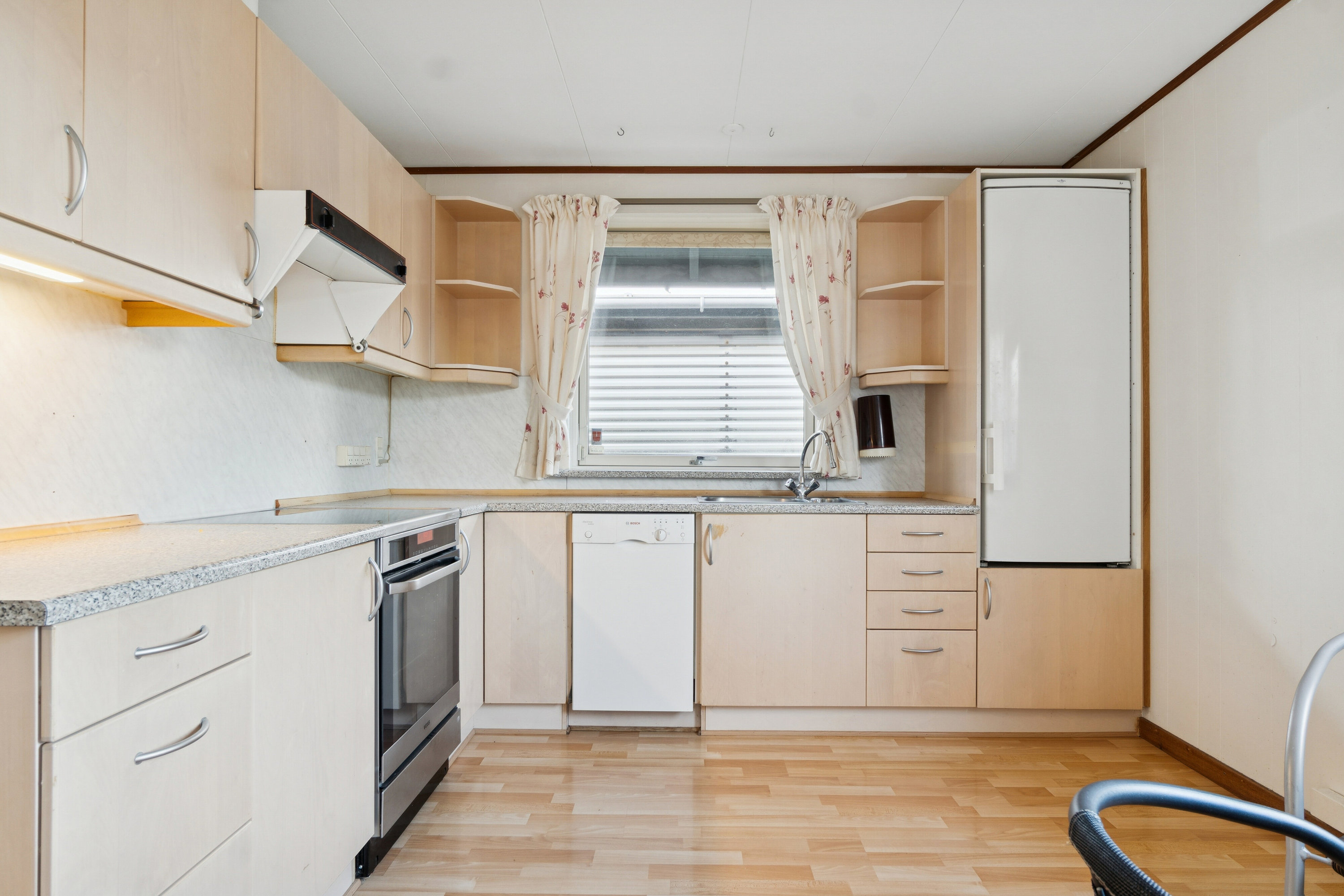 Fremhævet køkken billede i fuldskærmstilstand. Billede af Bjørnebakken 38, 3390 Hundested