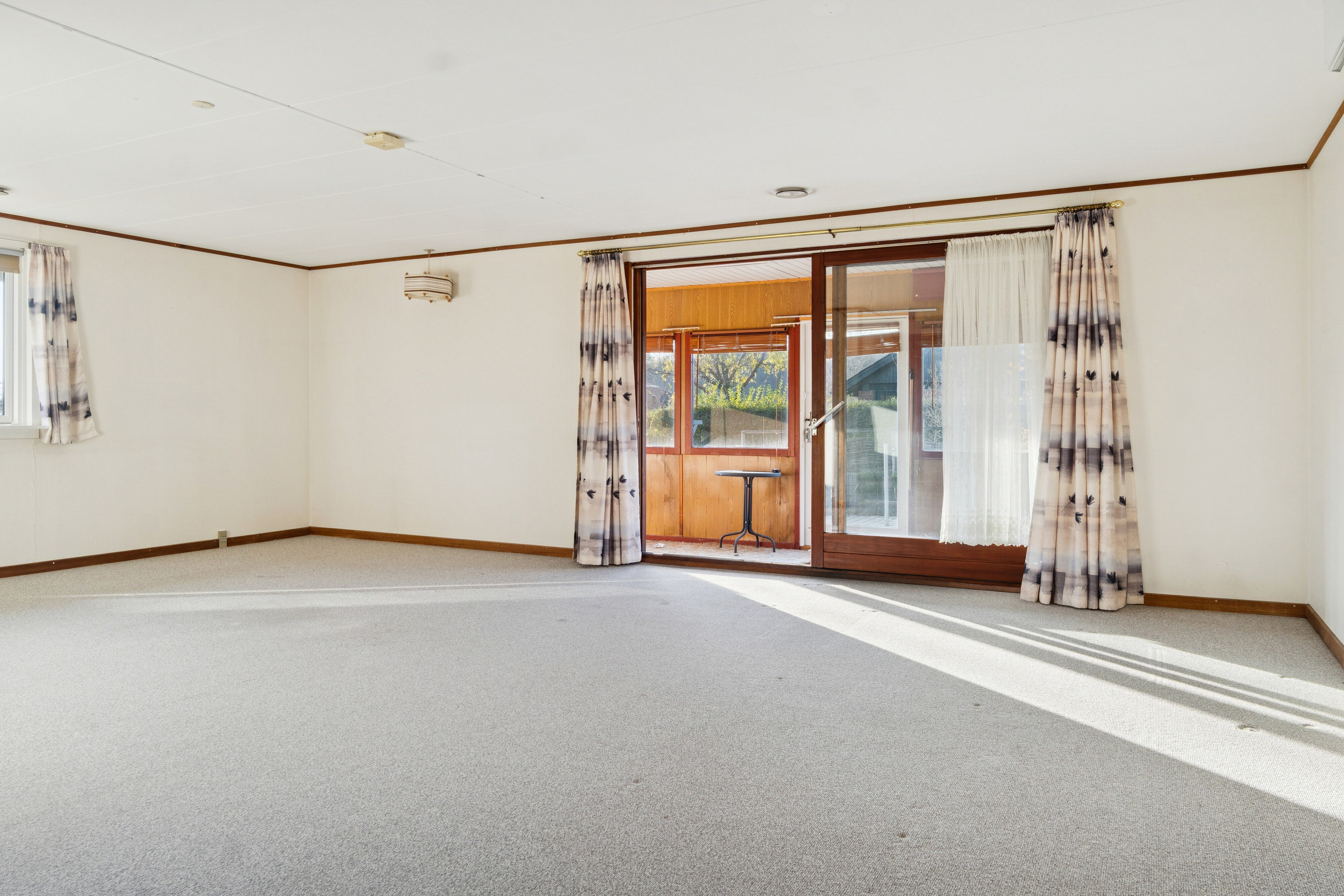 Fremhævet stue billede i fuldskærmstilstand. Billede af Bjørnebakken 38, 3390 Hundested