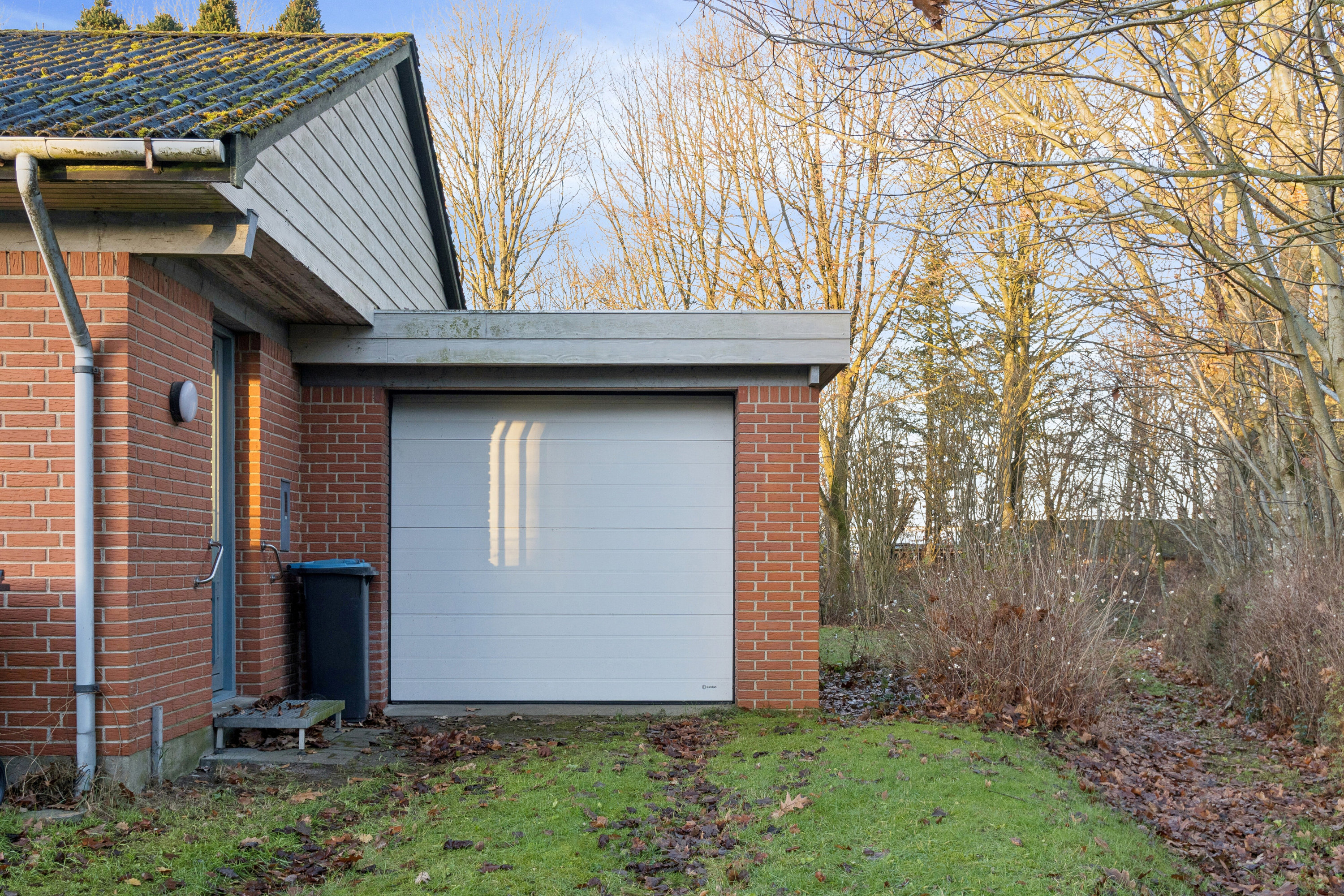 Fremhævet set fra haven billede i fuldskærmstilstand. Billede af Poppelvej 27, 8882 Fårvang