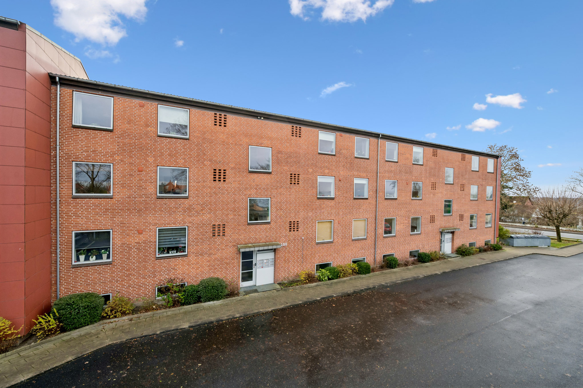 Fremhævet andet billede i fuldskærmstilstand. Billede af Hobrovej 120, 1. th., 8920 Randers NV