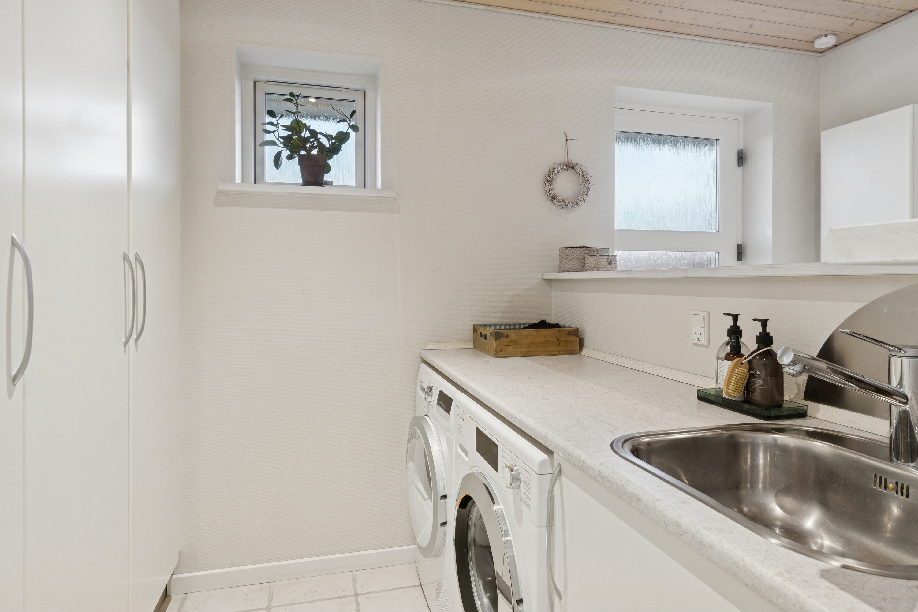 Fremhævet køkken billede i fuldskærmstilstand. Billede af Rørmosevej 40, 4400 Kalundborg