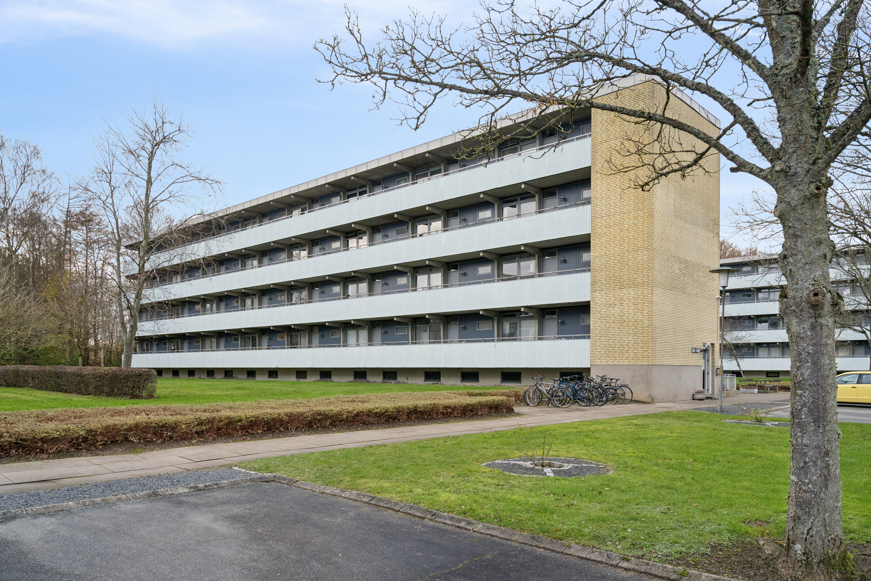 Fremhævet facade billede i fuldskærmstilstand. Billede af Æbleparken 132, st.., Søhus, 5270 Odense N