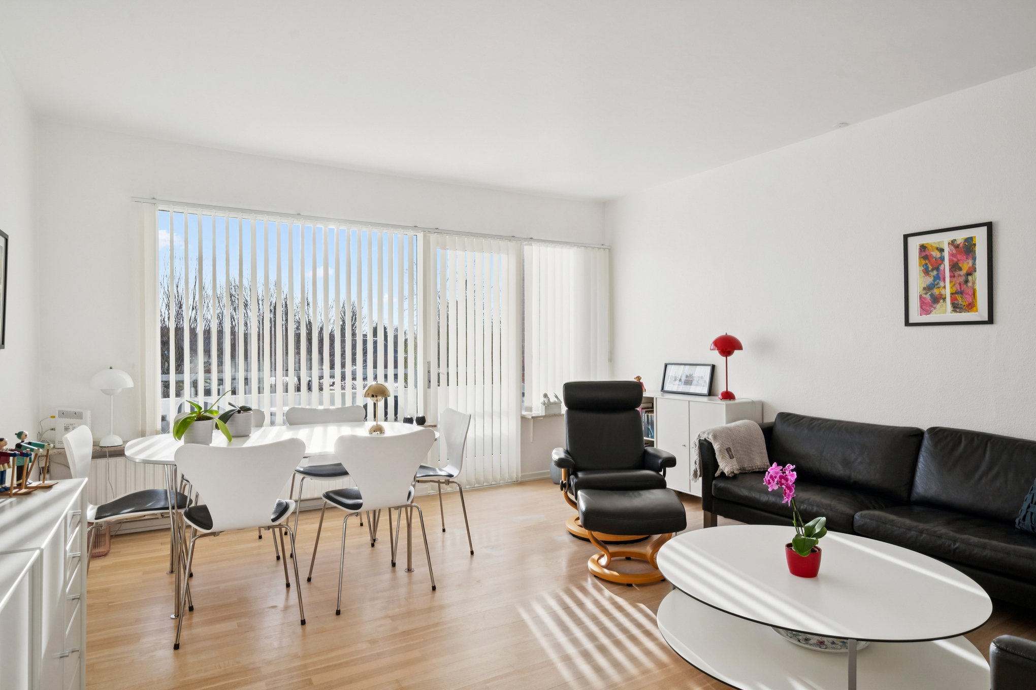 Fremhævet stue billede i fuldskærmstilstand. Billede af Hobrovej 120, 1. th., 8920 Randers NV