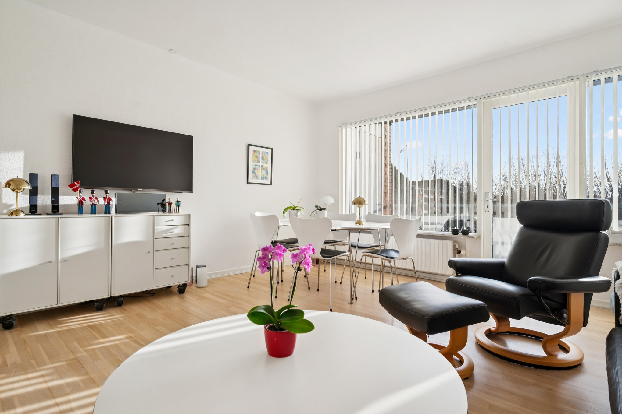 Fremhævet stue billede i fuldskærmstilstand. Billede af Hobrovej 120, 1. th., 8920 Randers NV