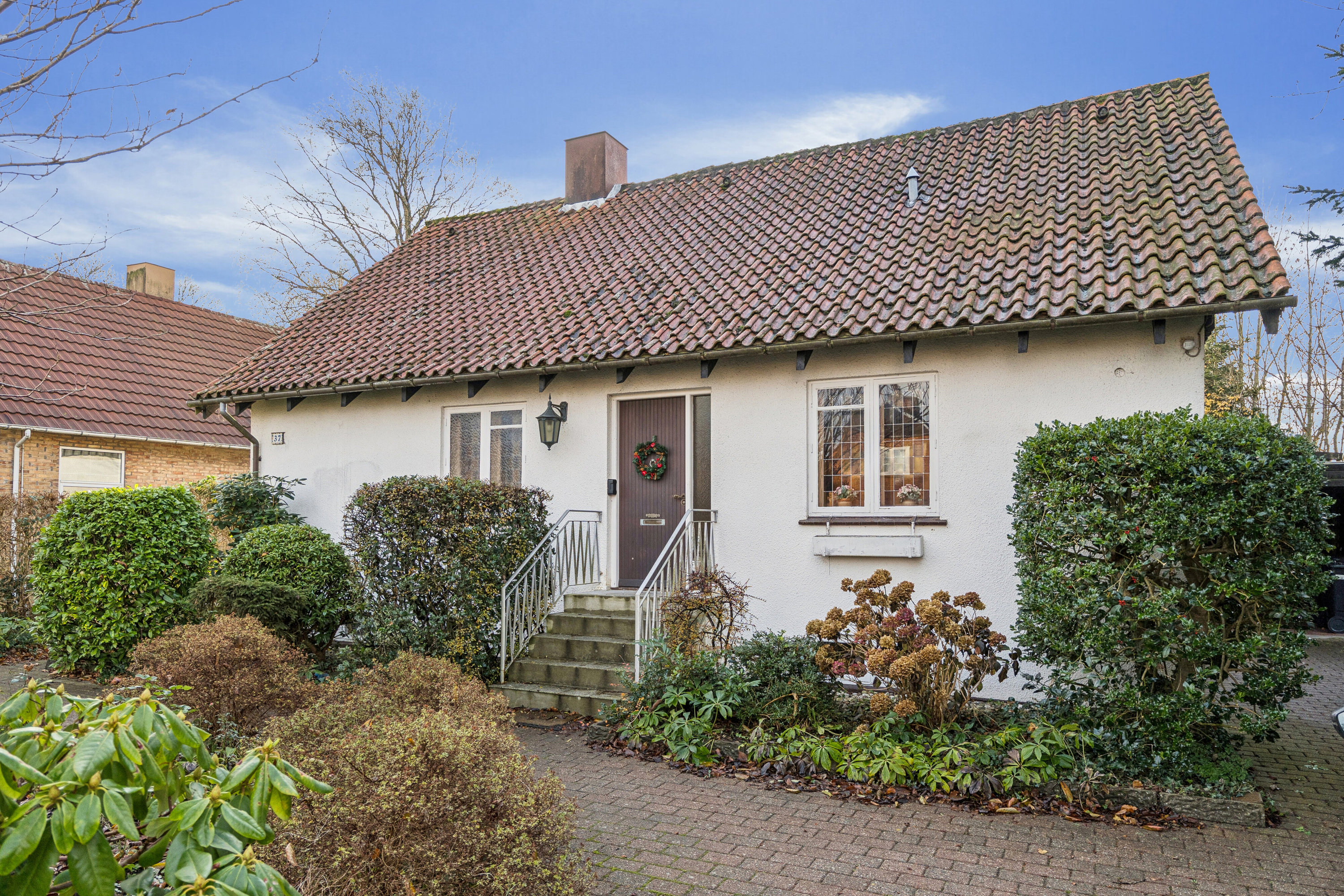 Villa: Set fra vejen på Frøslevvej 37, 6330 Padborg