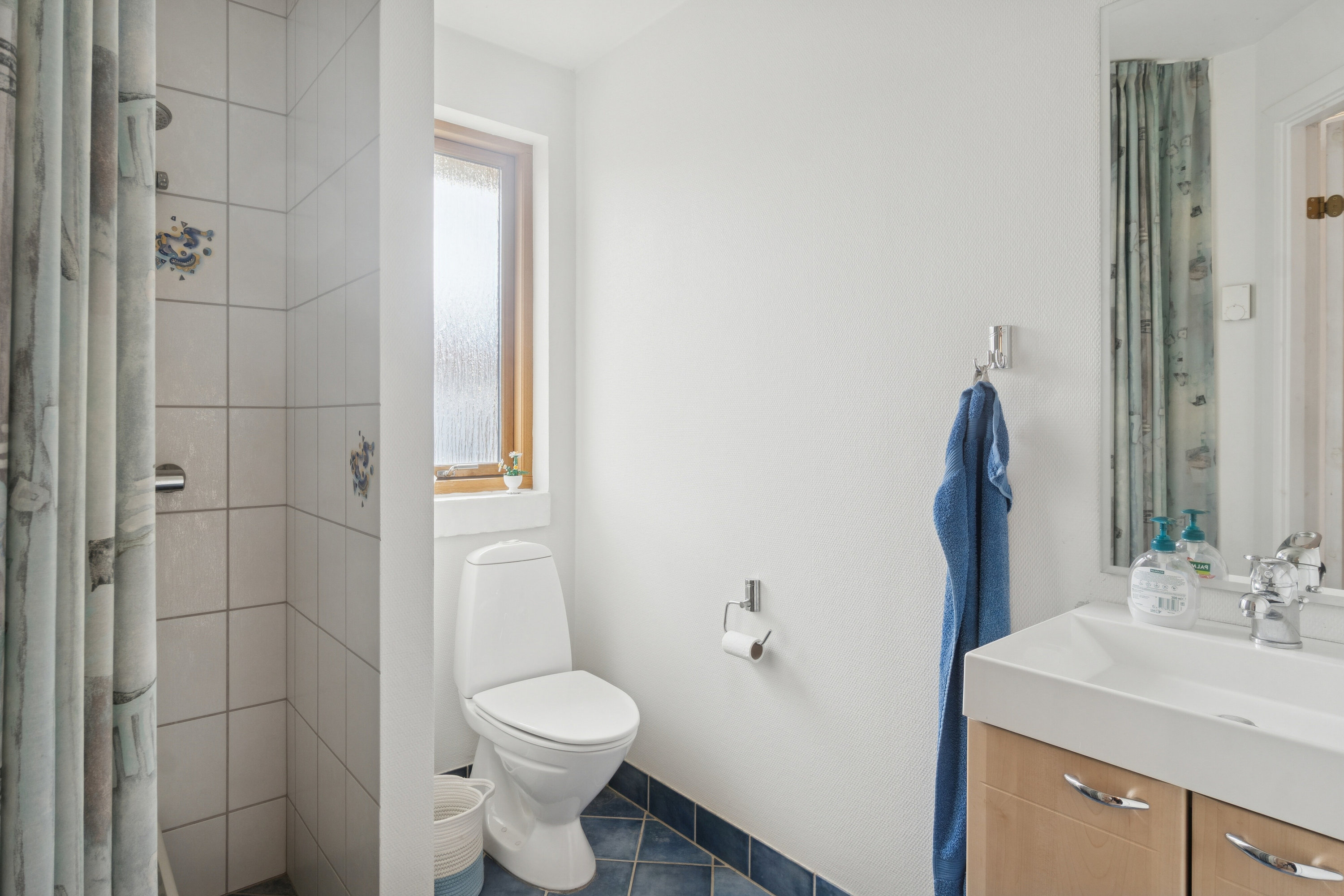 Fremhævet badeværelse billede i fuldskærmstilstand. Billede af Byvangen 34, Slots Bjergby, 4200 Slagelse