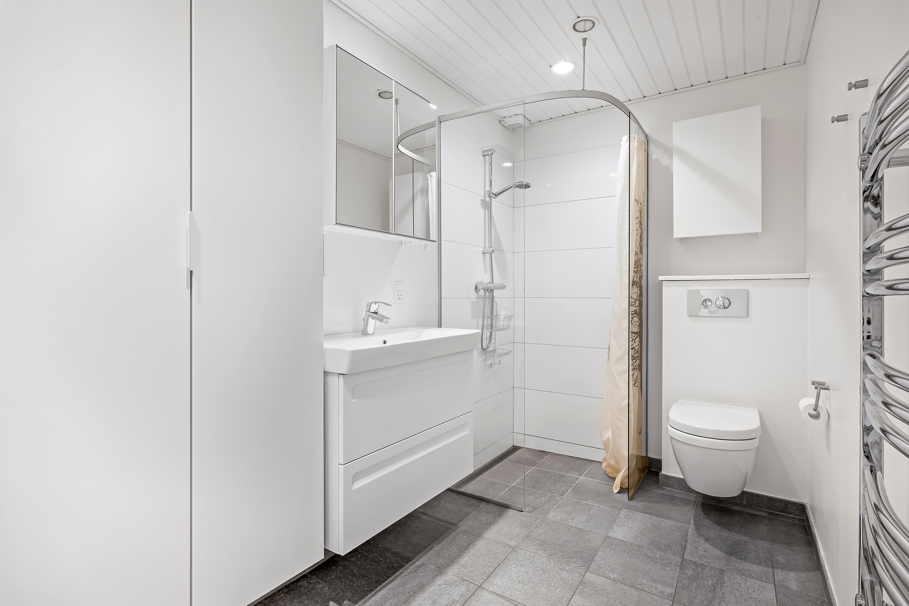 Fremhævet badeværelse billede i fuldskærmstilstand. Billede af Griegsvej 150, 7500 Holstebro