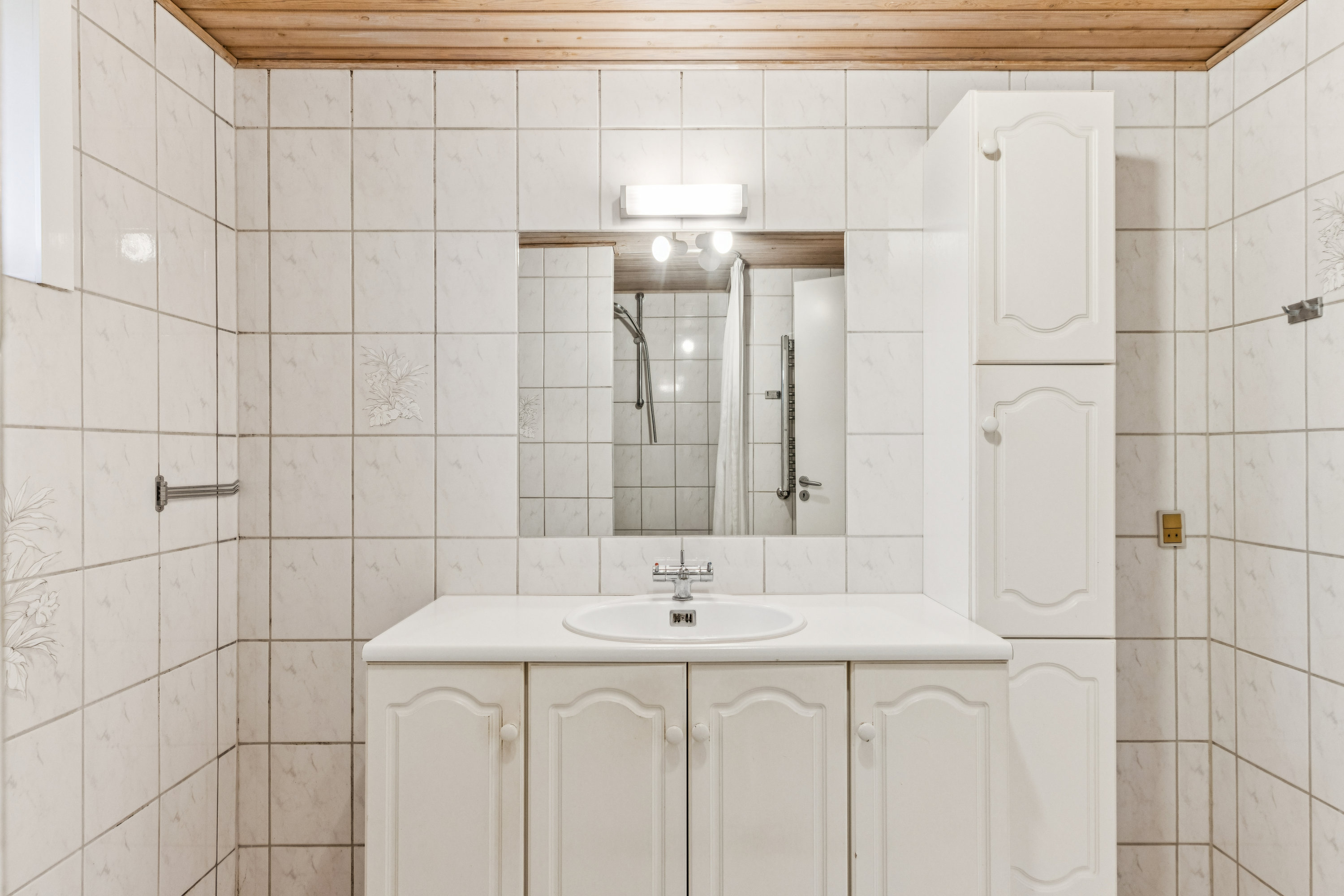 Fremhævet badeværelse billede i fuldskærmstilstand. Billede af Gyvelvej 8, 6740 Bramming