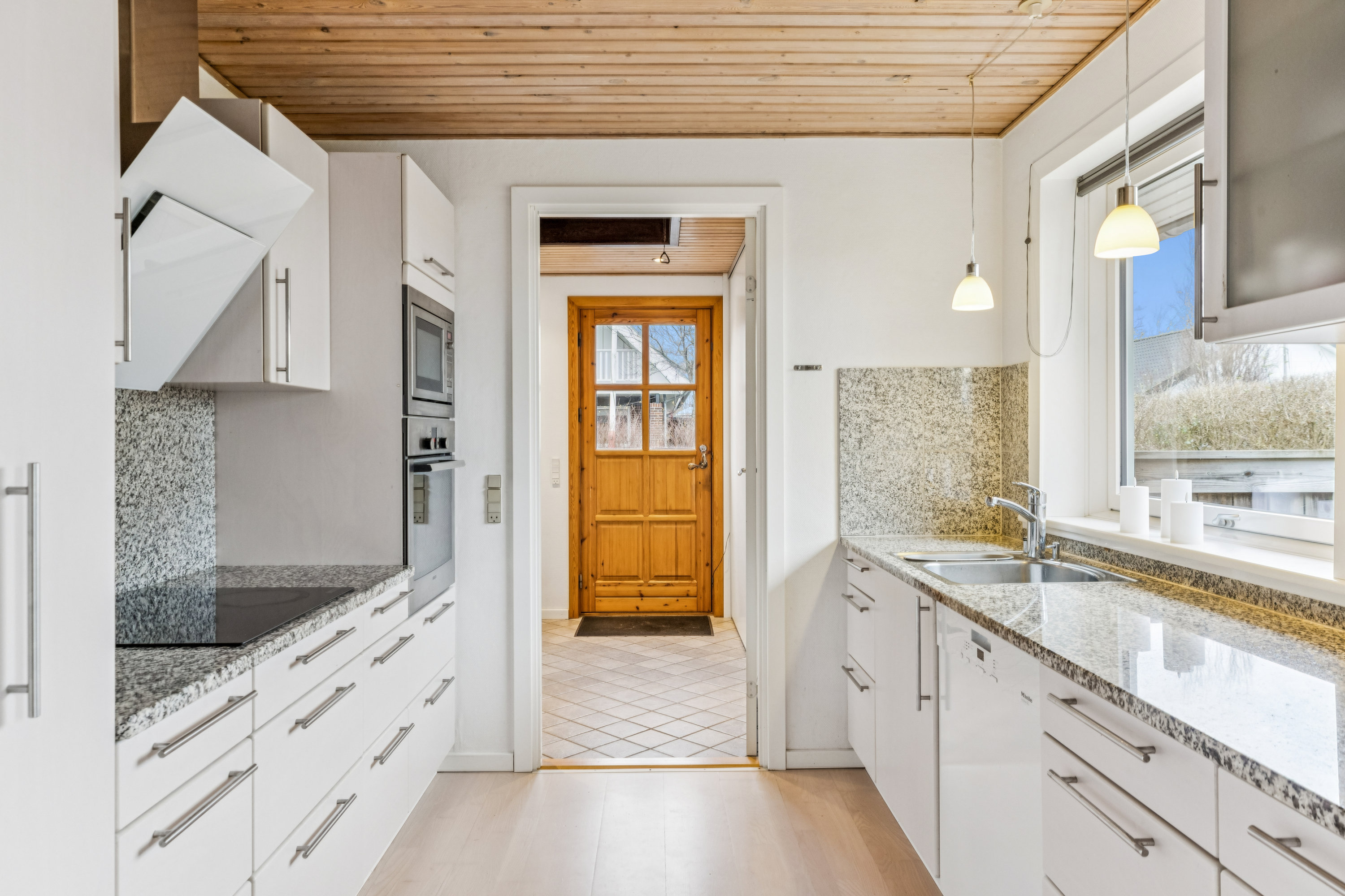 Fremhævet køkken billede i fuldskærmstilstand. Billede af Gyvelvej 8, 6740 Bramming