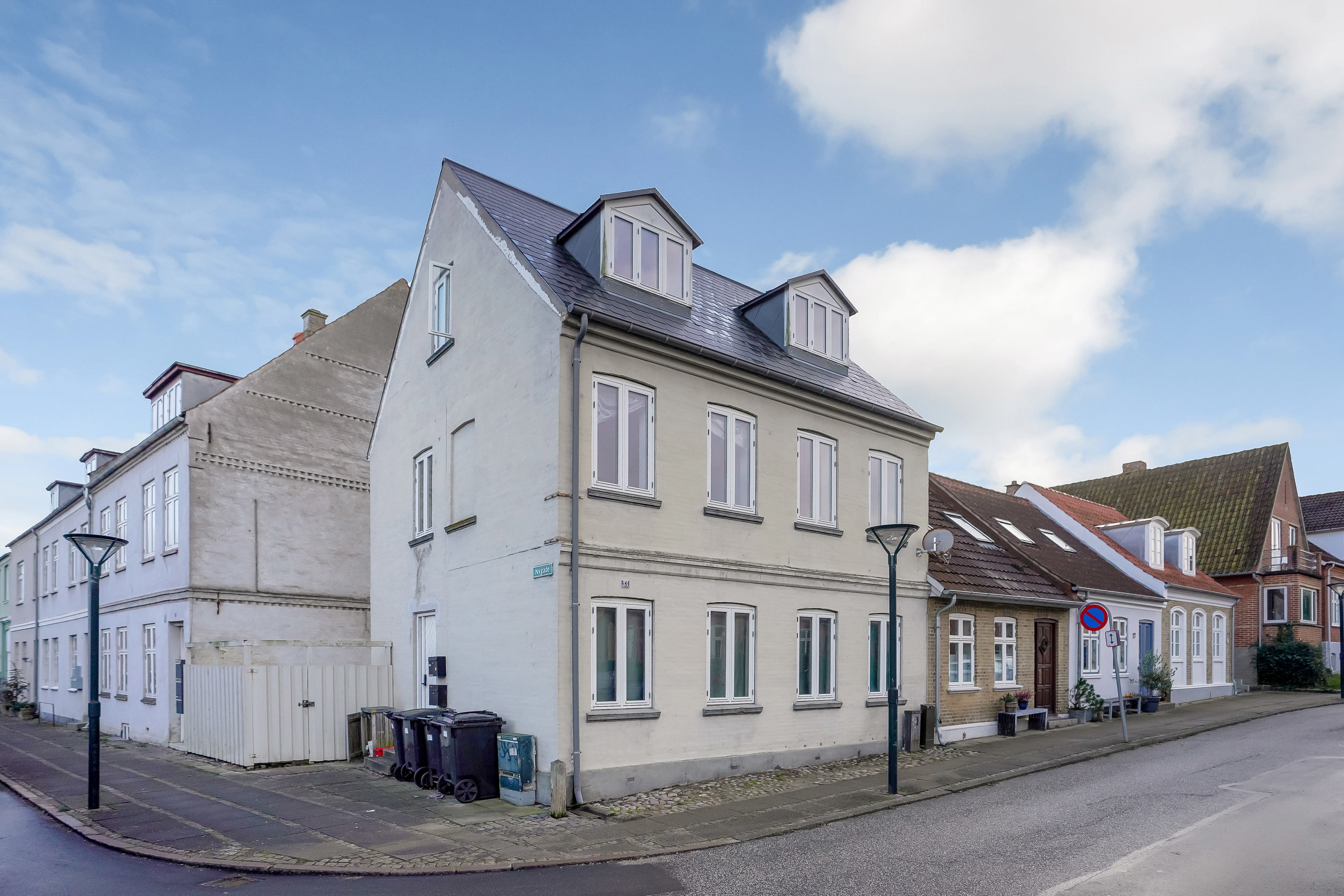 Fremhævet ejendommen billede i fuldskærmstilstand. Billede af Blindebomsvej 13, 5500 Middelfart 