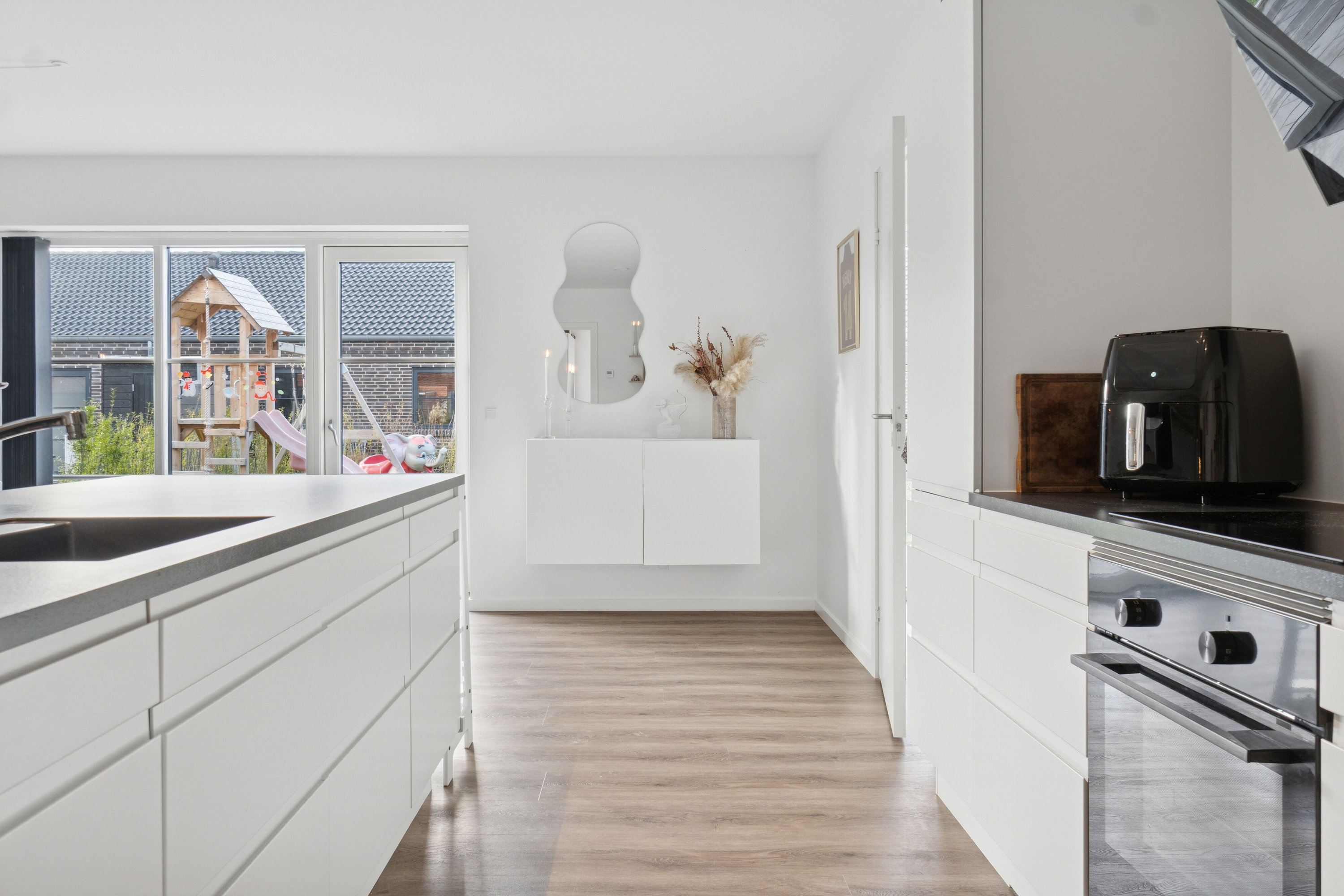 Fremhævet køkken billede i fuldskærmstilstand. Billede af Lysningen 30, Skovsø, 4200 Slagelse