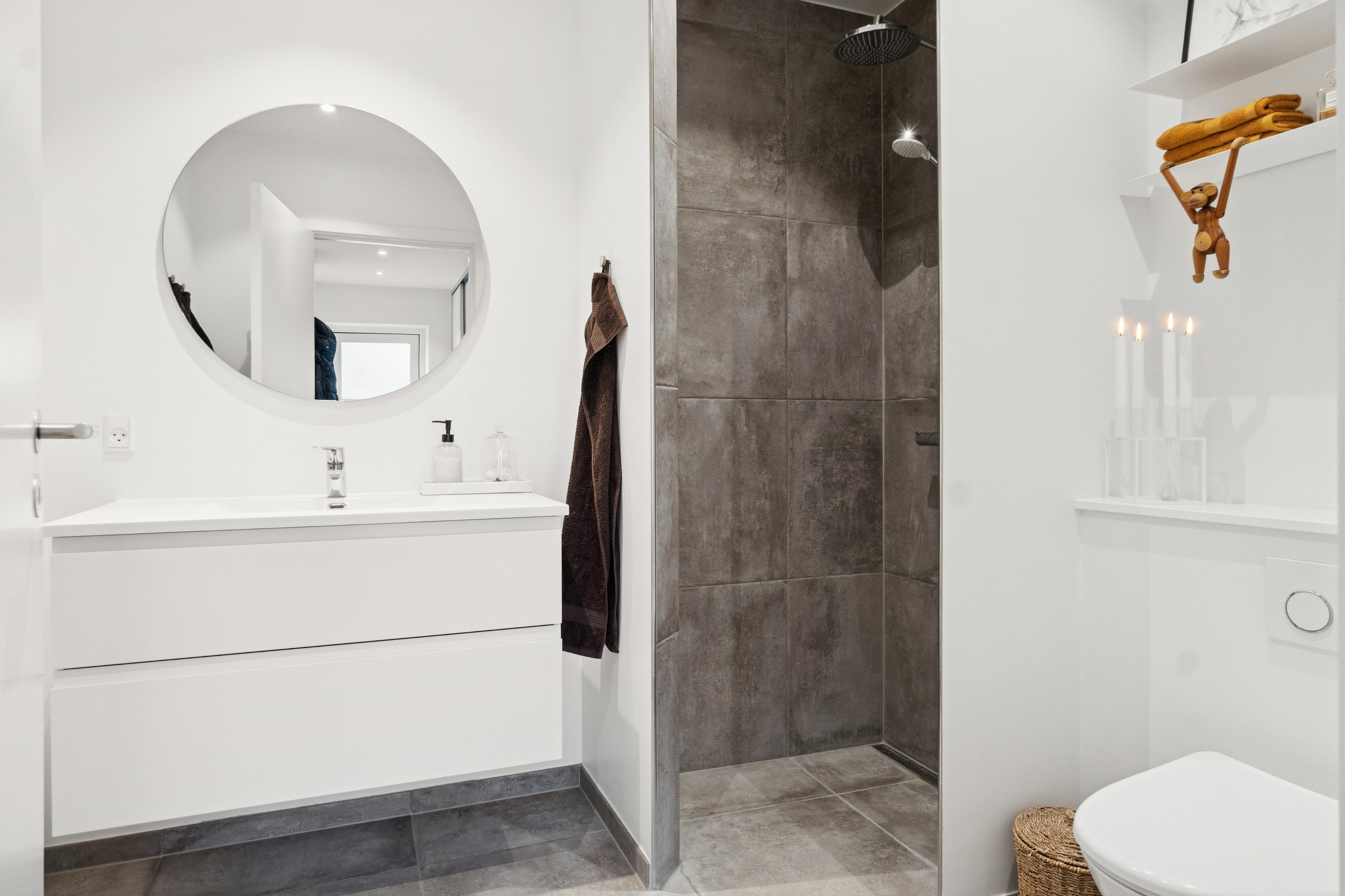 Fremhævet badeværelse billede i fuldskærmstilstand. Billede af Lysningen 30, Skovsø, 4200 Slagelse