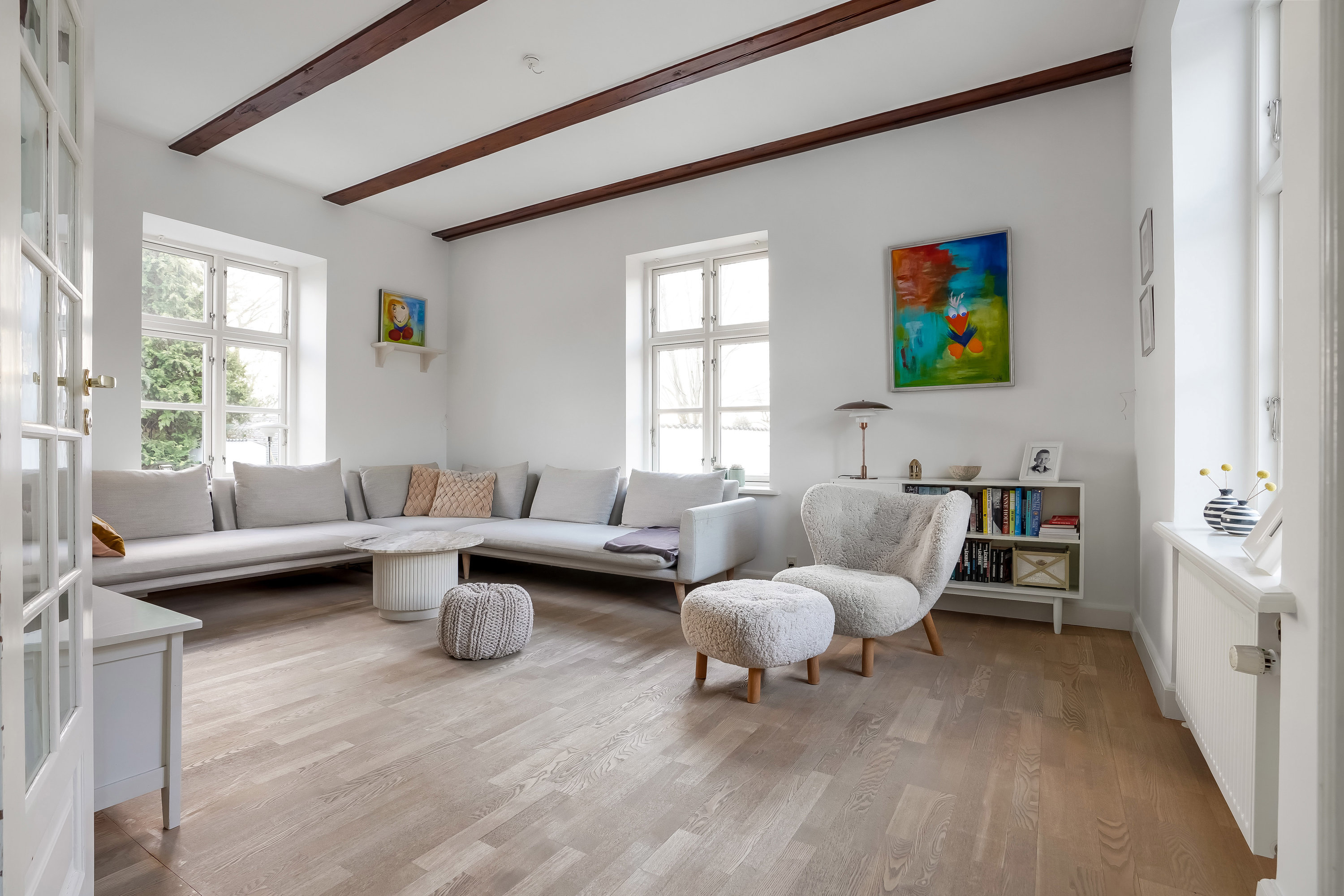 Fremhævet stue billede i fuldskærmstilstand. Billede af Bogensevej 8, 5500 Middelfart