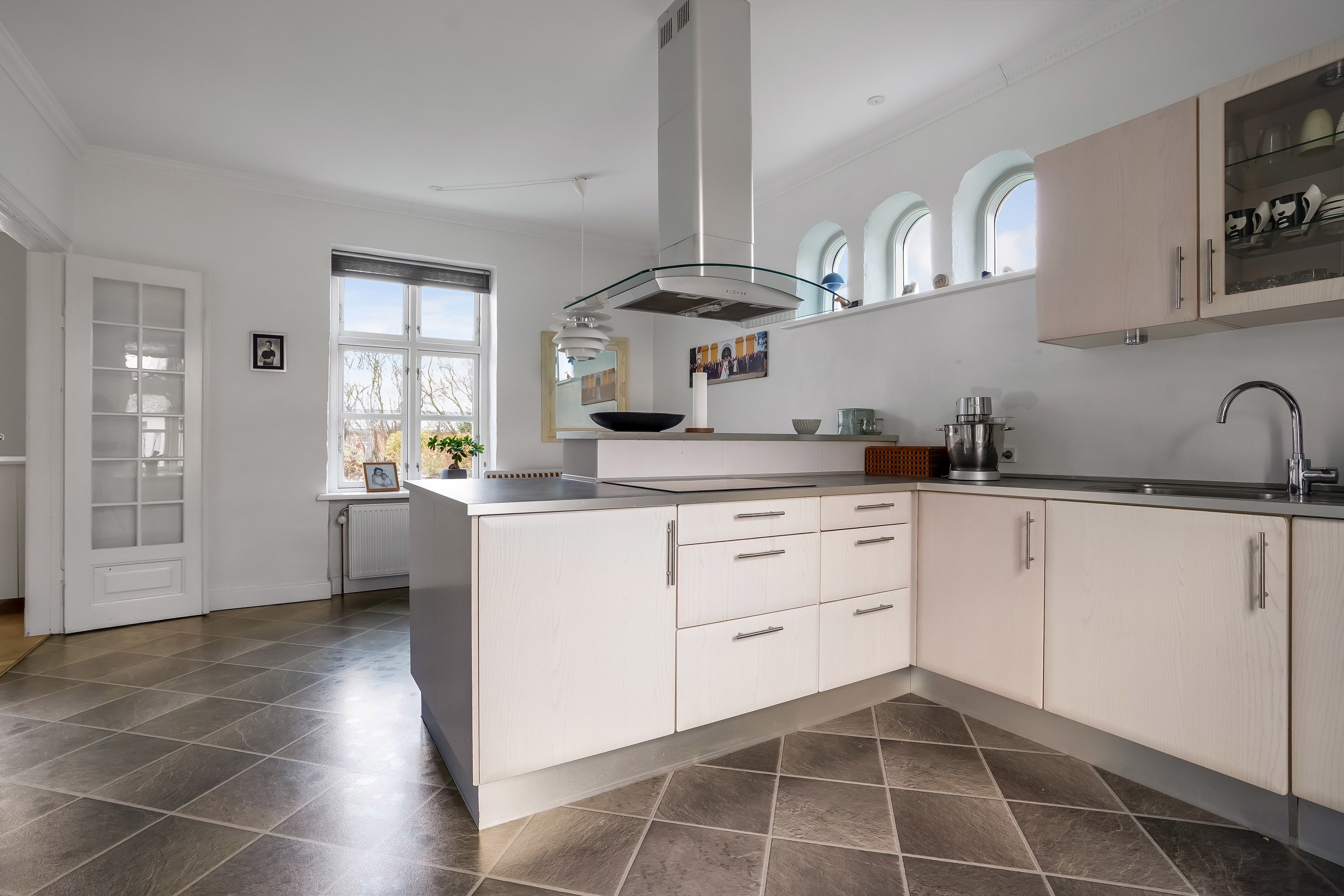 Fremhævet køkken billede i fuldskærmstilstand. Billede af Bogensevej 8, 5500 Middelfart