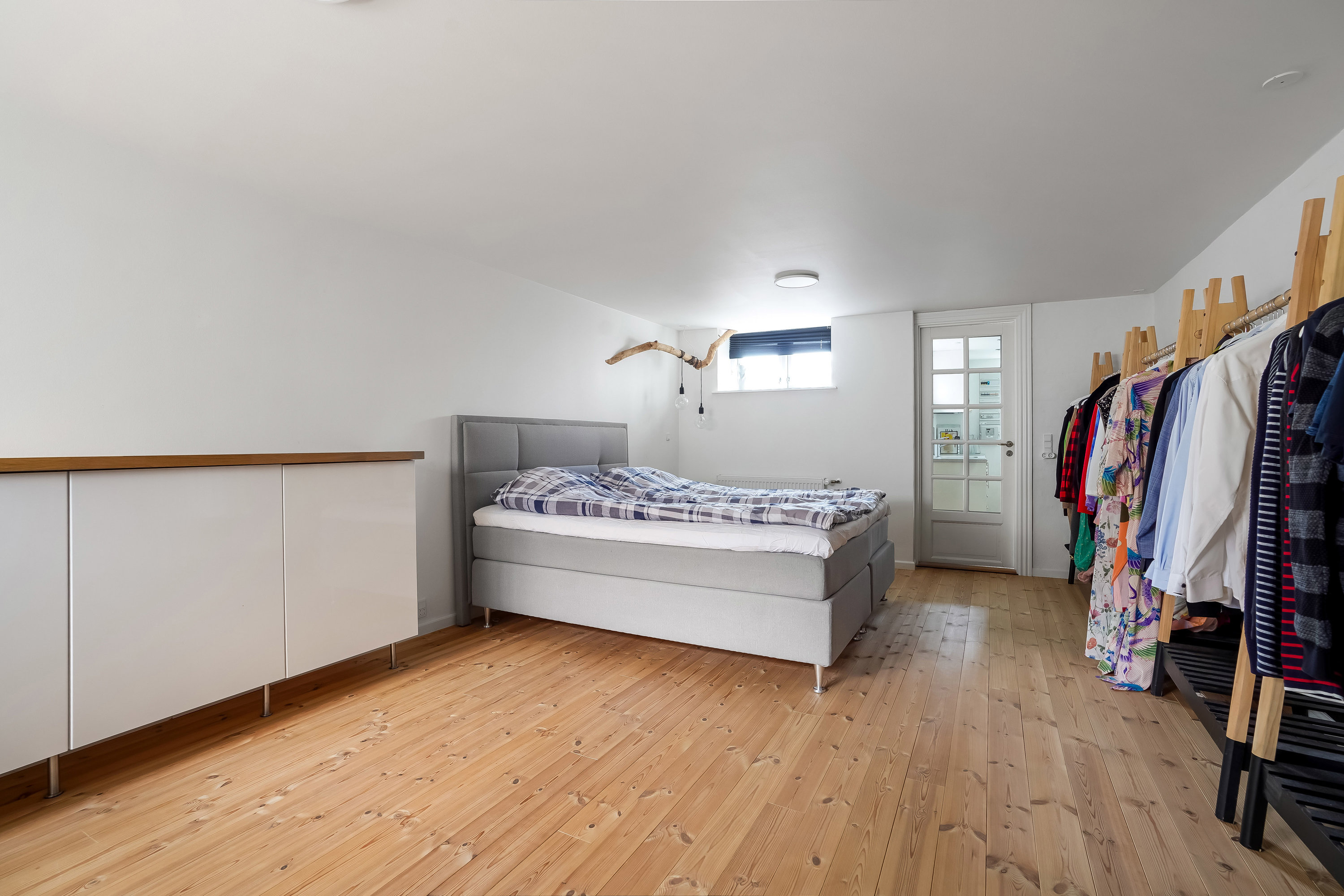 Fremhævet værelse billede i fuldskærmstilstand. Billede af Bogensevej 8, 5500 Middelfart