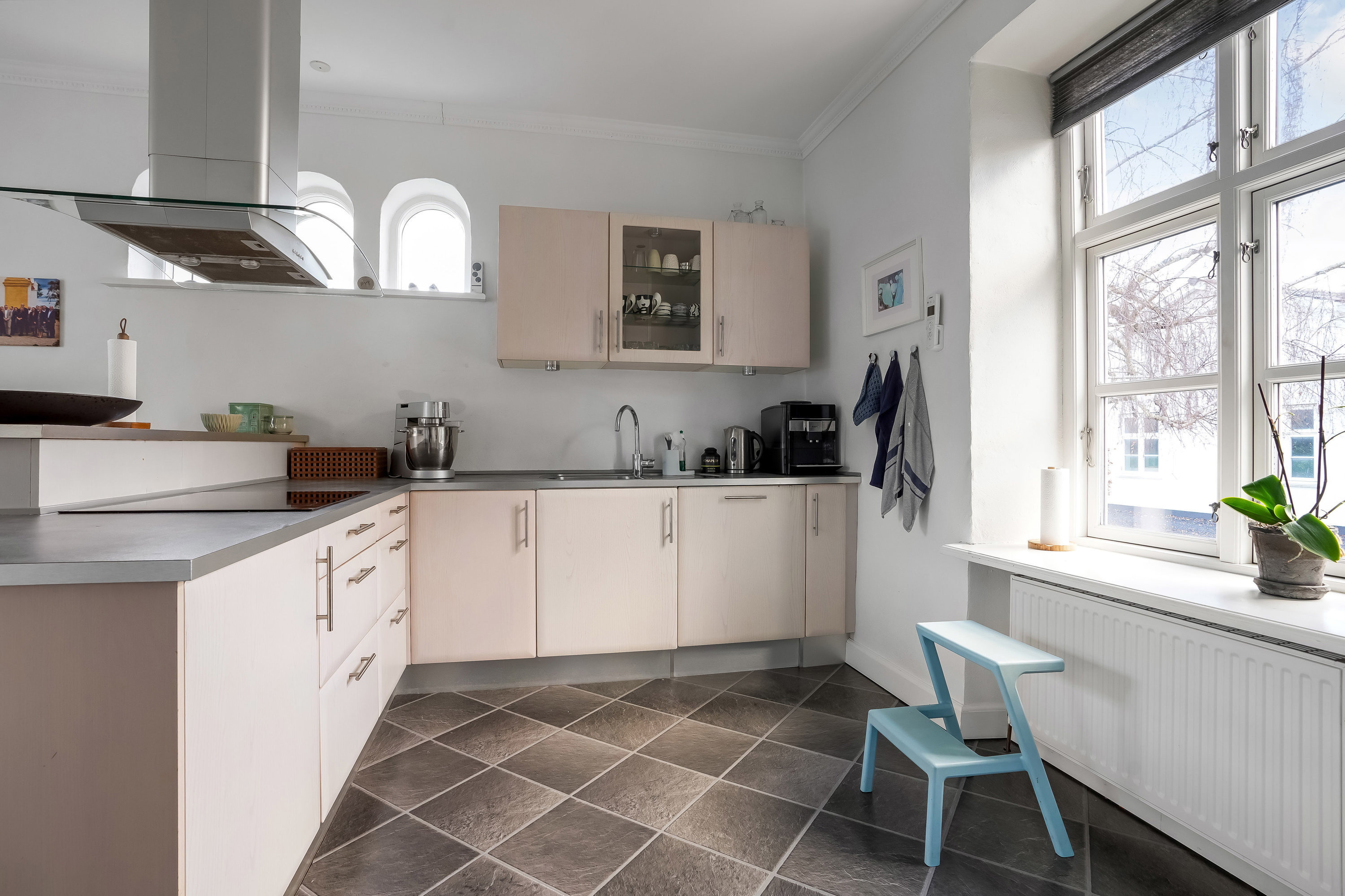 Fremhævet køkken billede i fuldskærmstilstand. Billede af Bogensevej 8, 5500 Middelfart