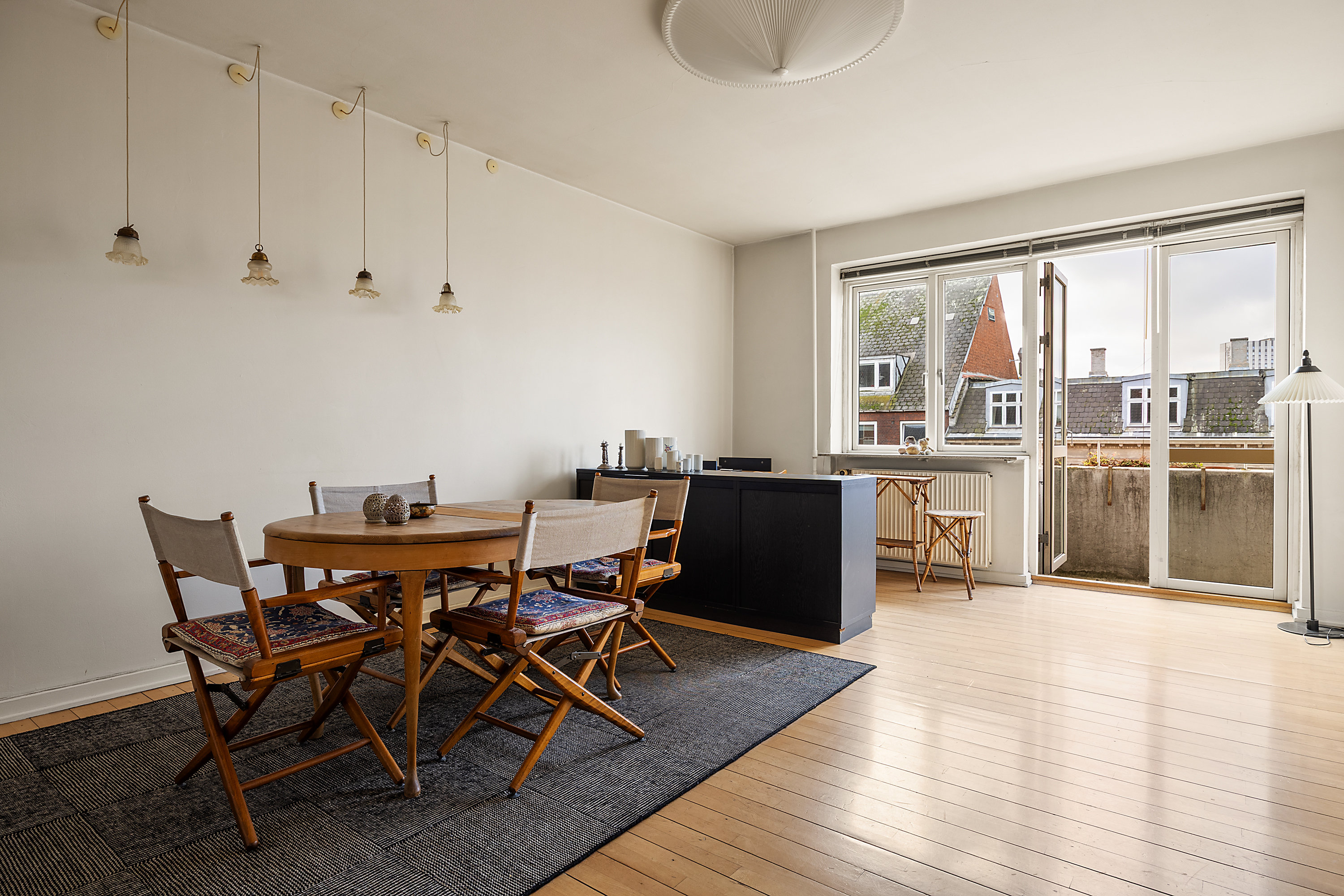 Fremhævet stue billede i fuldskærmstilstand. Billede af Ved Volden 3, 5. tv., 1425 København K