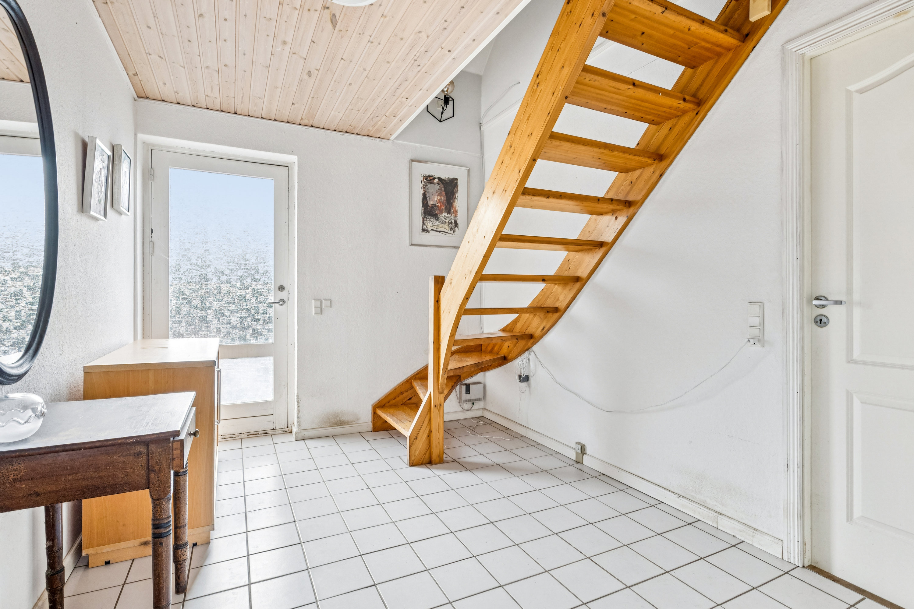 Fremhævet gang billede i fuldskærmstilstand. Billede af Bøgebanken 17, 4681 Herfølge