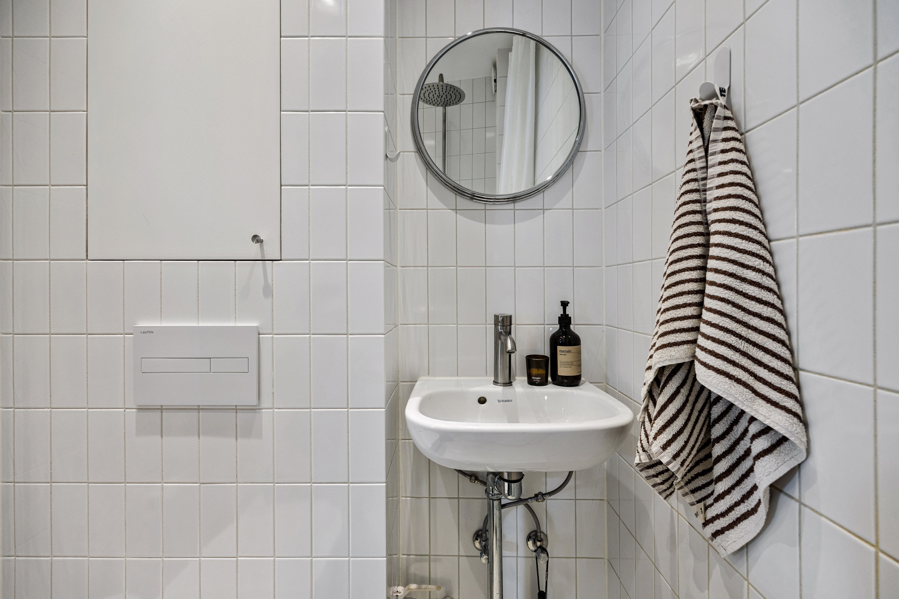 Fremhævet  billede i fuldskærmstilstand. Billede af Adolph Steens Alle 5, 3. th., 1971 Frederiksberg C