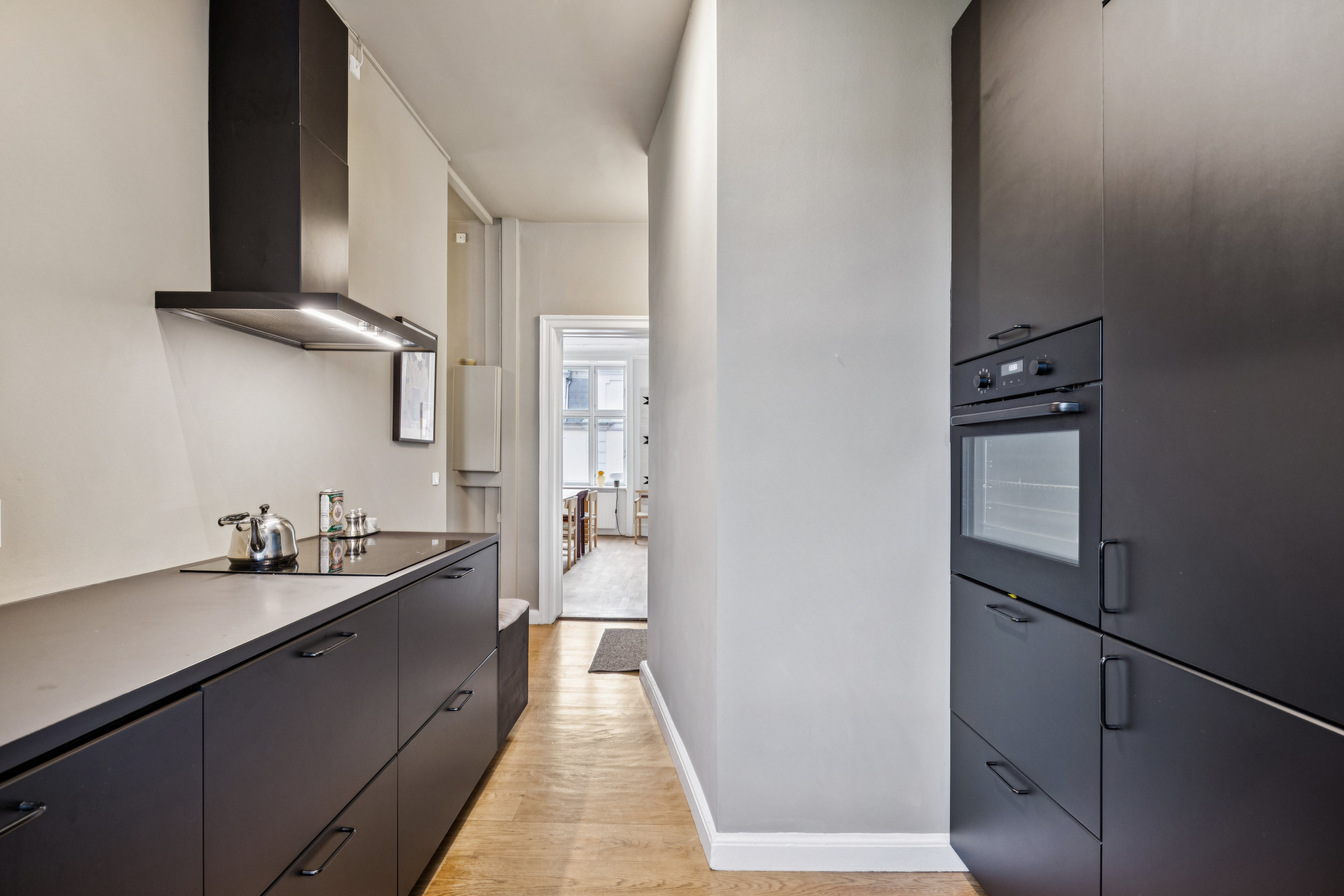 Fremhævet  billede i fuldskærmstilstand. Billede af Adolph Steens Alle 5, 3. th., 1971 Frederiksberg C