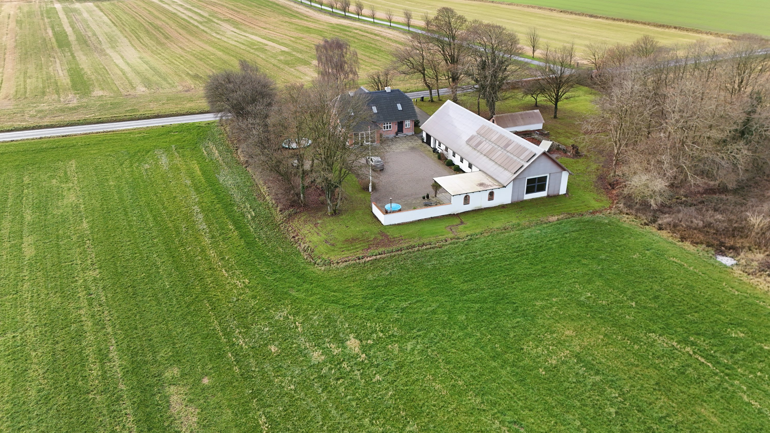 Fremhævet luftfoto billede i fuldskærmstilstand. Billede af Hannerupvej 299, 9500 Hobro