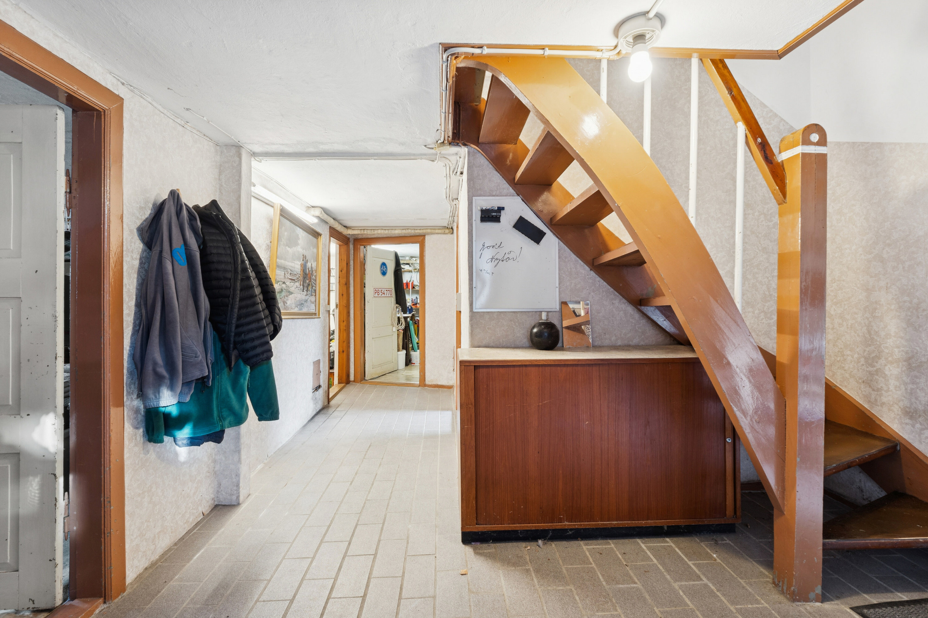 Fremhævet hall billede i fuldskærmstilstand. Billede af Knudshovedvej 44, 5800 Nyborg