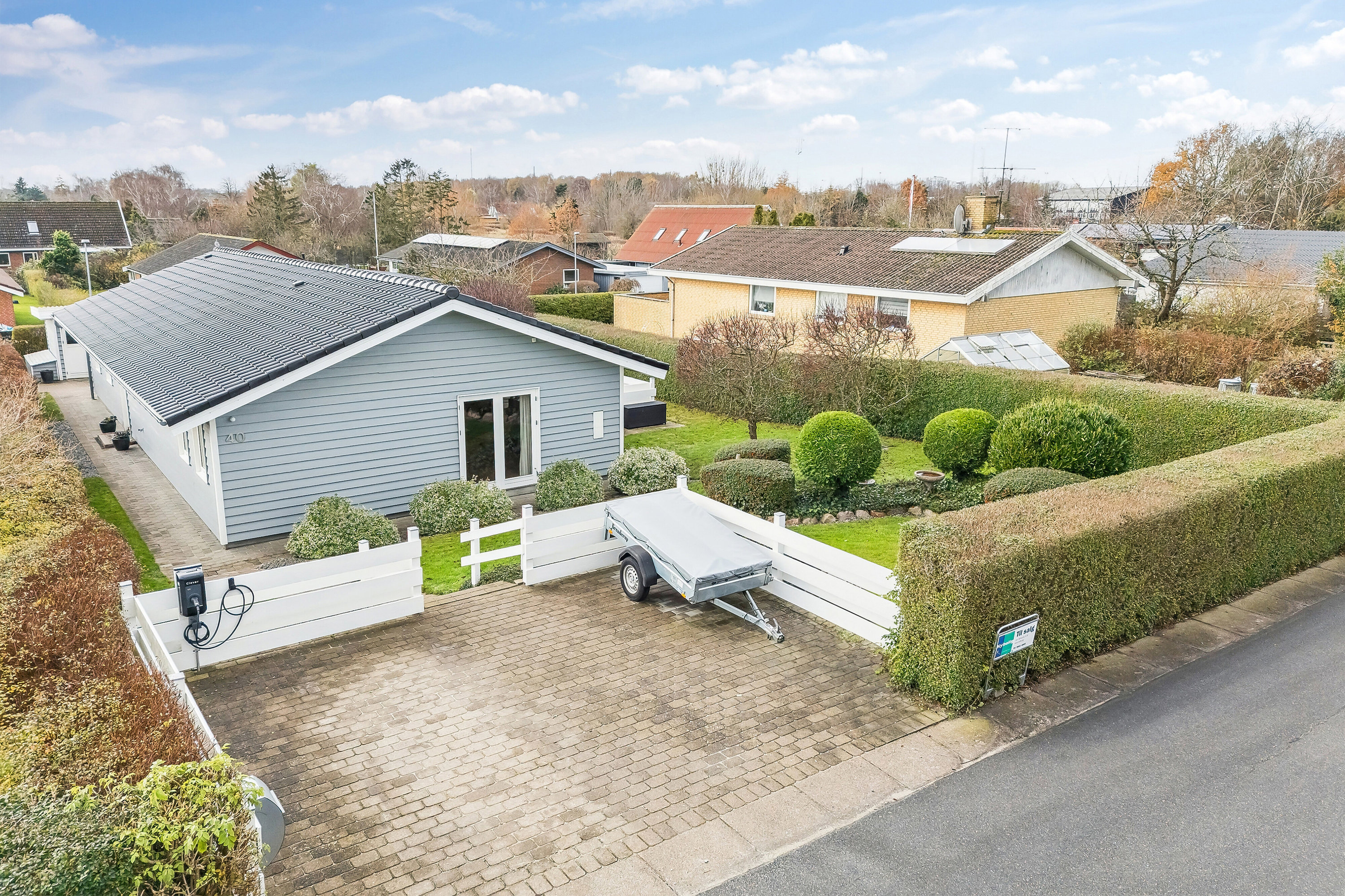 Miniaturebillede 2: set fra vejen. Billede af Rørmosevej 40, 4400 Kalundborg