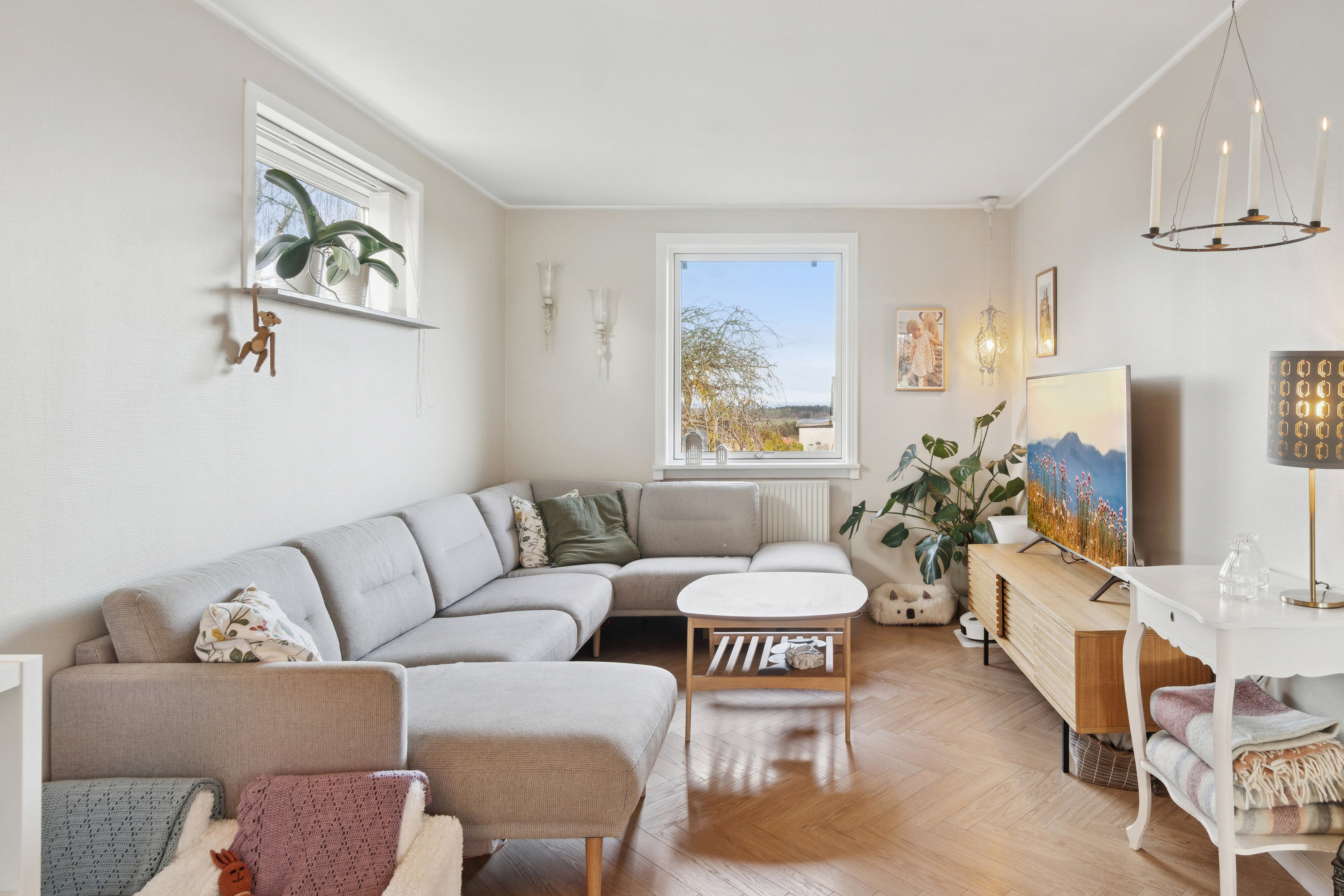 Fremhævet stue billede i fuldskærmstilstand. Billede af Gl Nyrupvej 23, 4400 Kalundborg