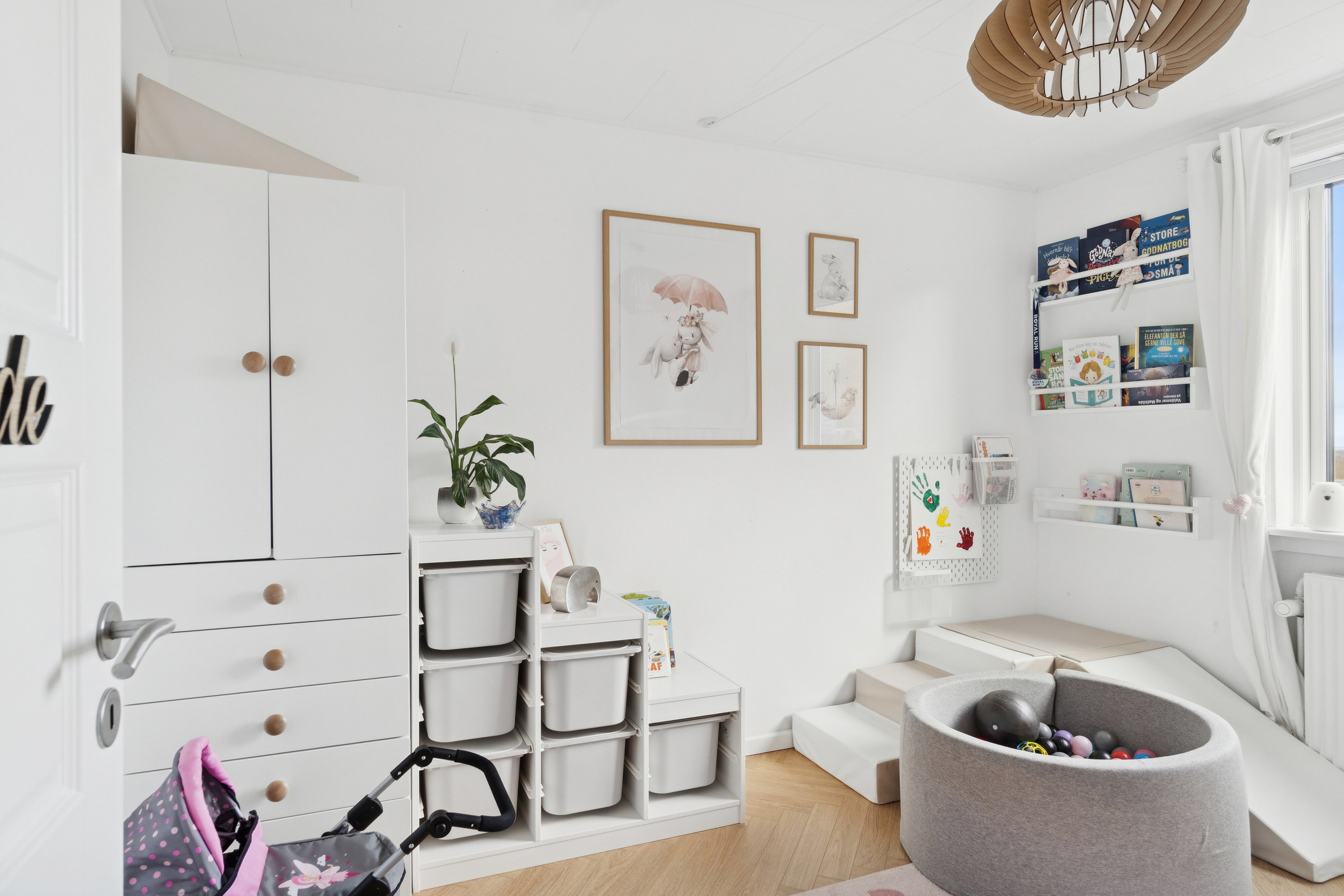 Fremhævet børneværelse billede i fuldskærmstilstand. Billede af Gl Nyrupvej 23, 4400 Kalundborg