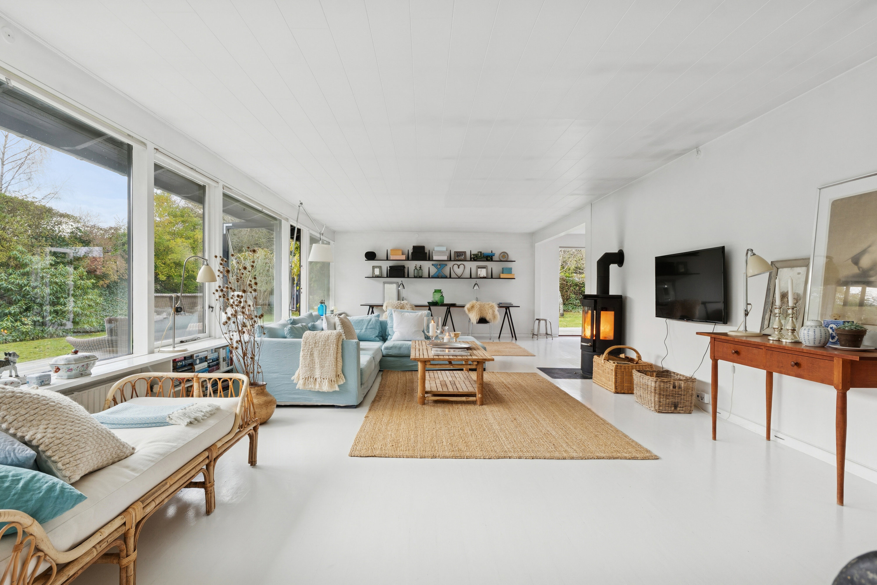 Fremhævet stue billede i fuldskærmstilstand. Billede af Langs Hegnet 13, 2800 Kongens Lyngby