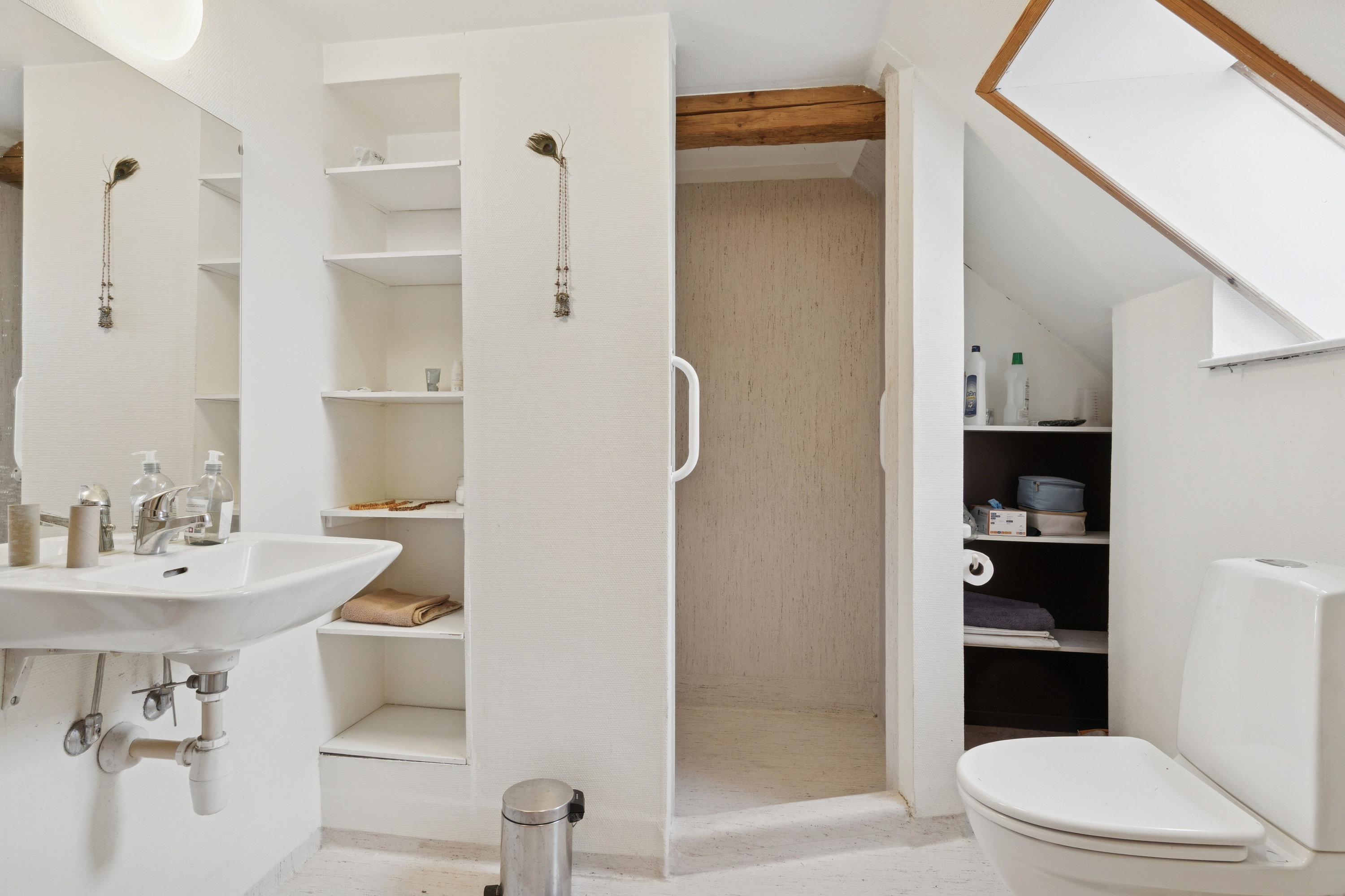 Fremhævet badeværelse billede i fuldskærmstilstand. Billede af Landevejen 10, Lov, 4700 Næstved