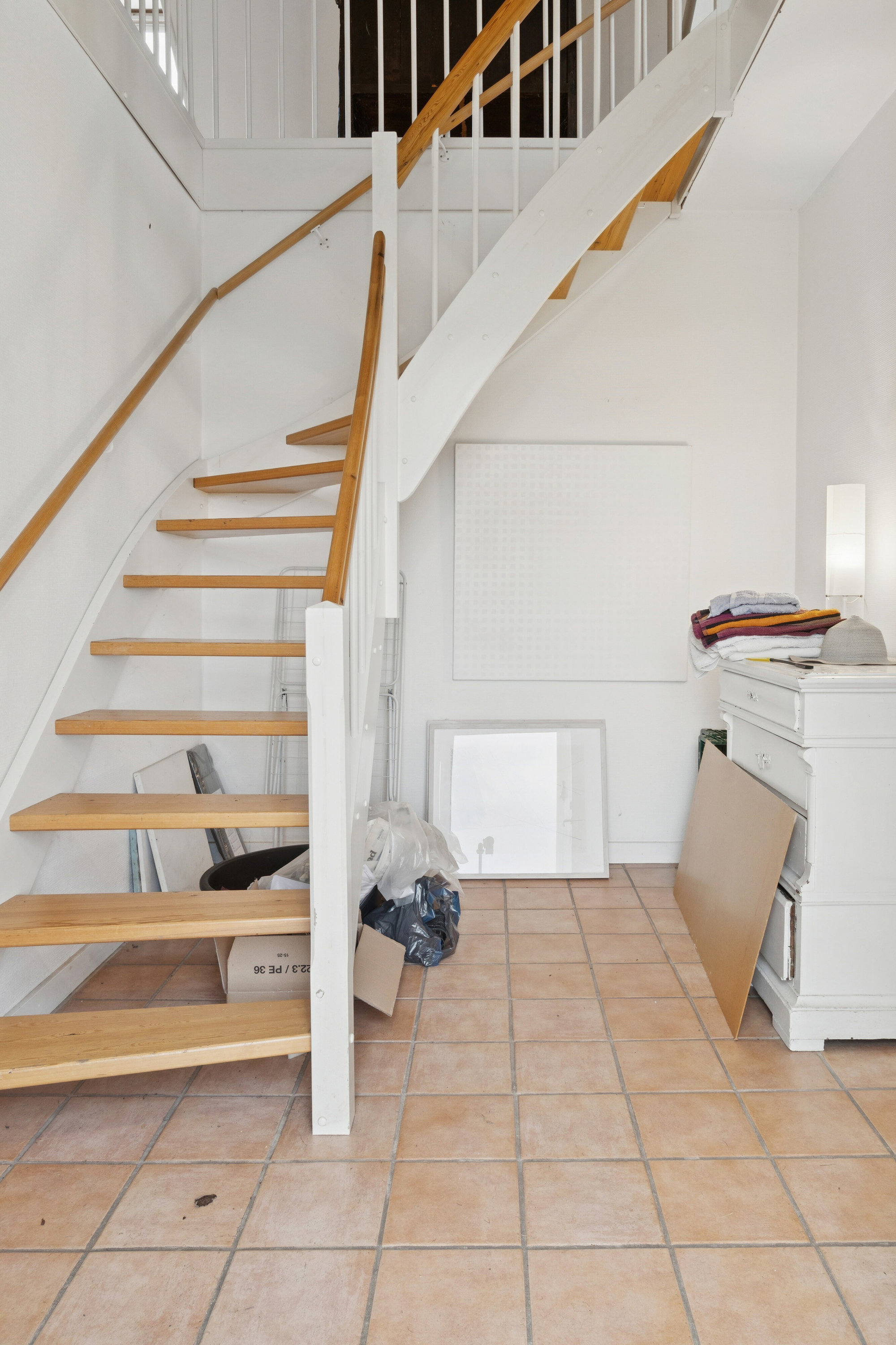 Fremhævet trappe billede i fuldskærmstilstand. Billede af Landevejen 10, Lov, 4700 Næstved