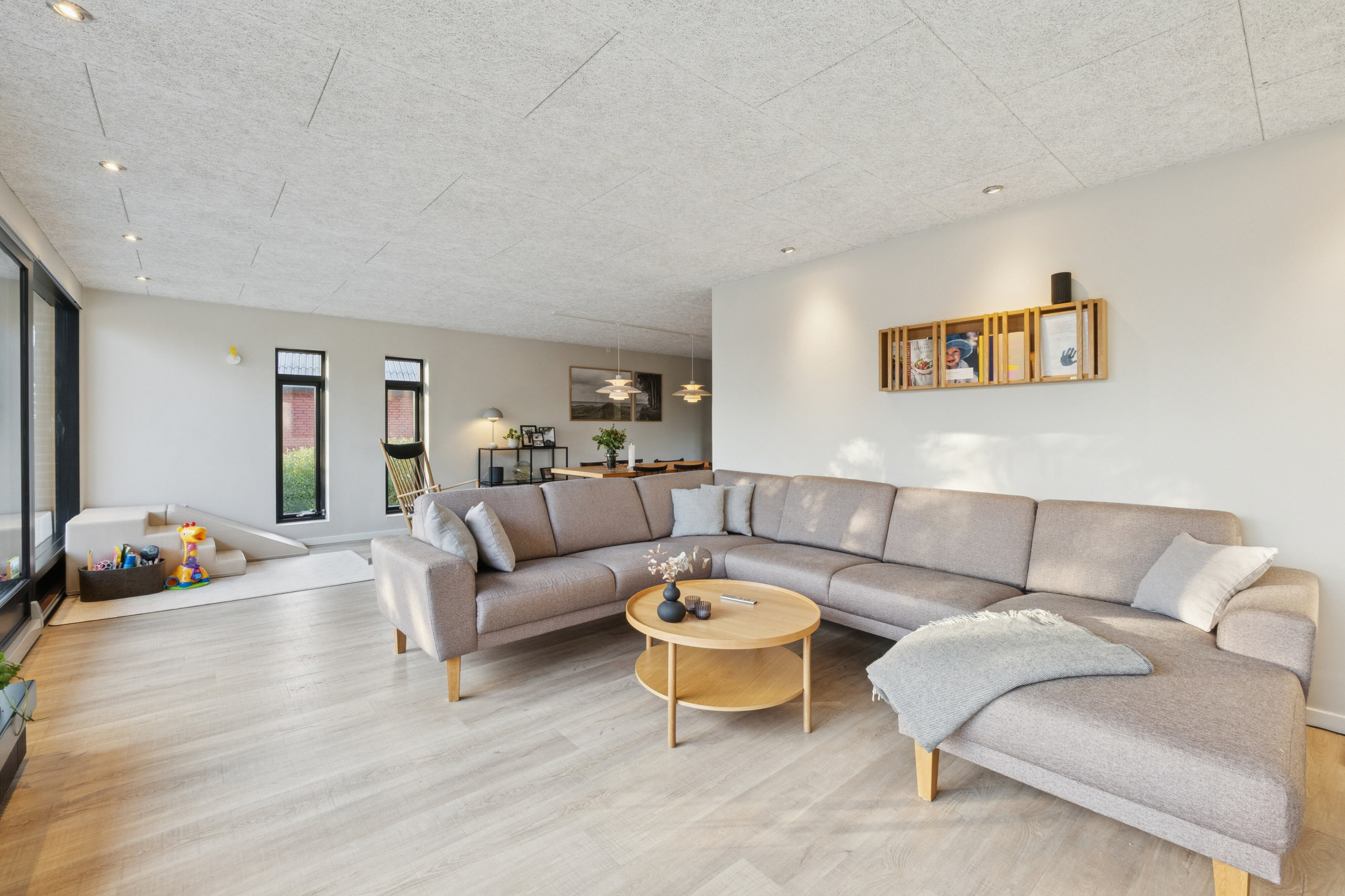 Fremhævet stue billede i fuldskærmstilstand. Billede af Mågevej 14, 7700 Thisted