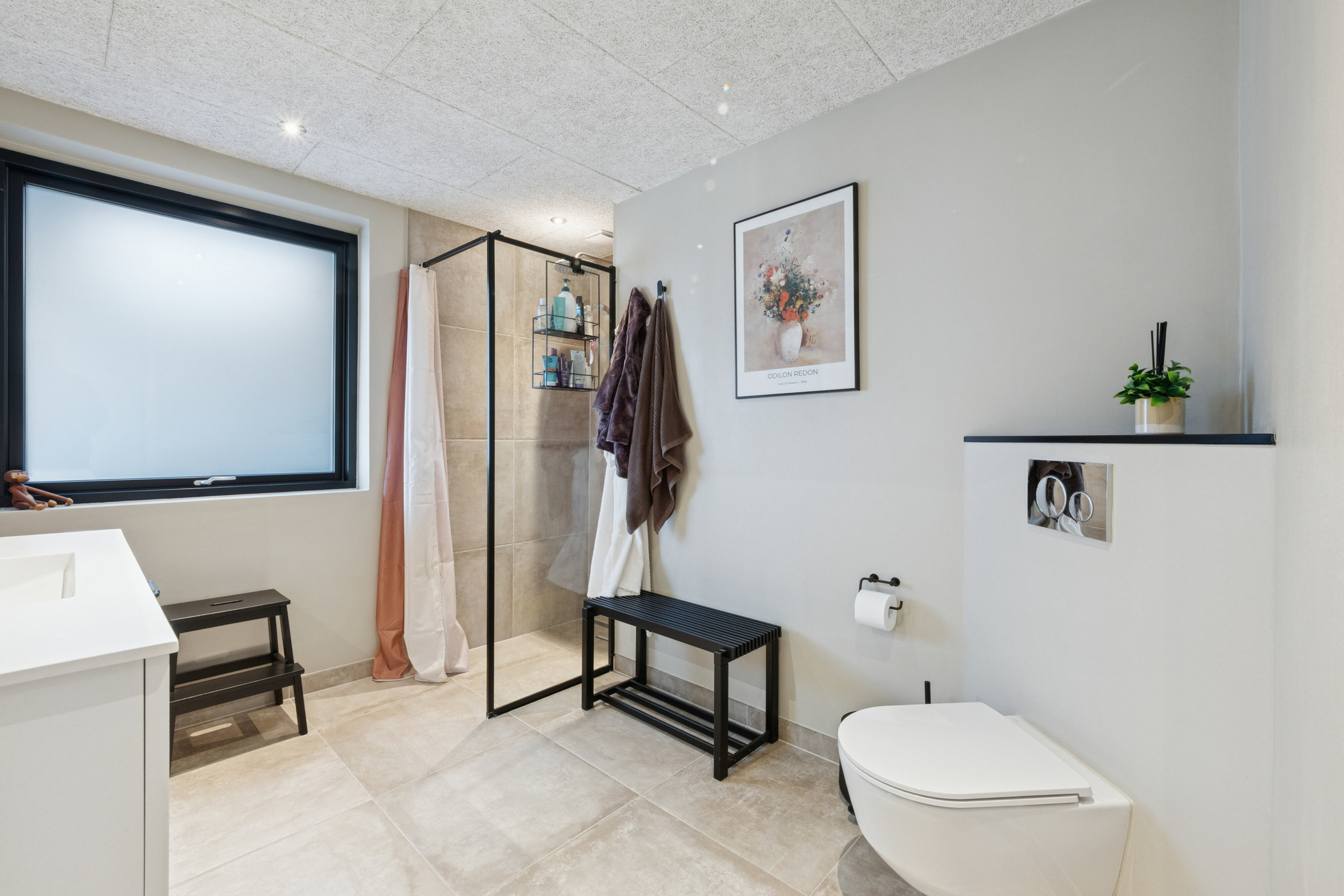 Fremhævet badeværelse billede i fuldskærmstilstand. Billede af Mågevej 14, 7700 Thisted