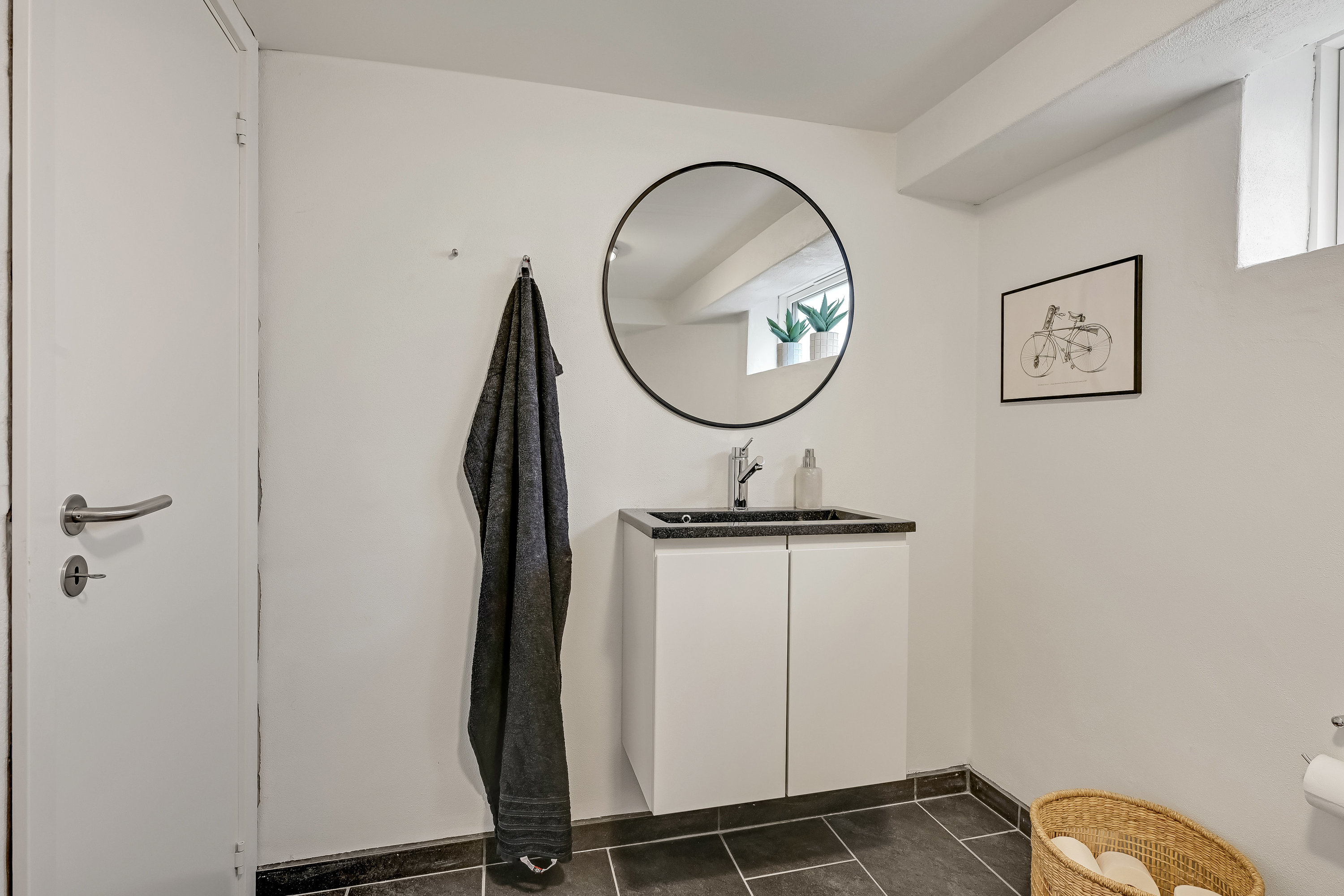 Fremhævet toilet billede i fuldskærmstilstand. Billede af C M Nielsens Vej 5, 6710 Esbjerg V